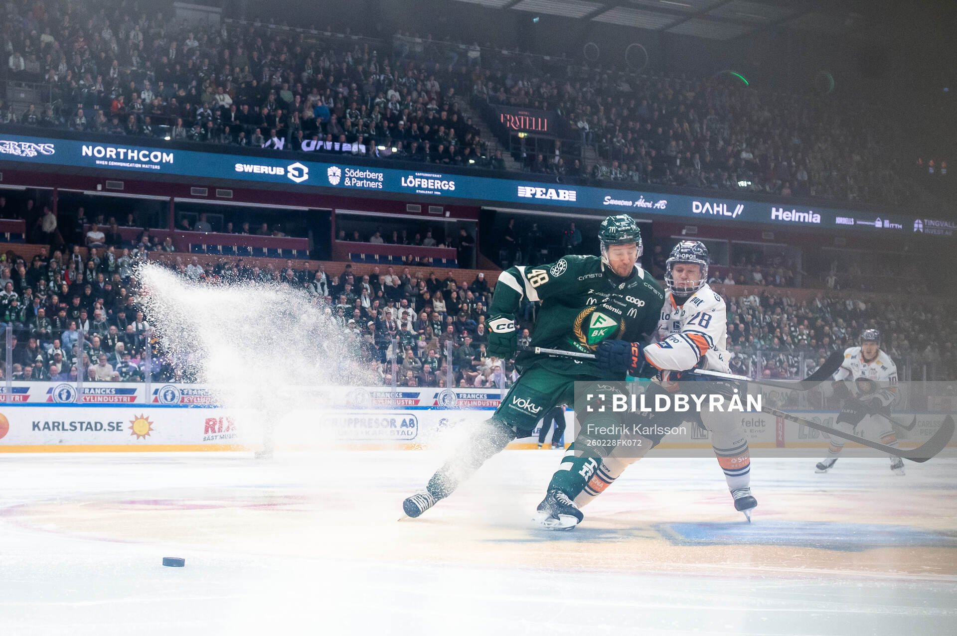 Färjestads Filip Roos och Växjös Hugo Gustafsson