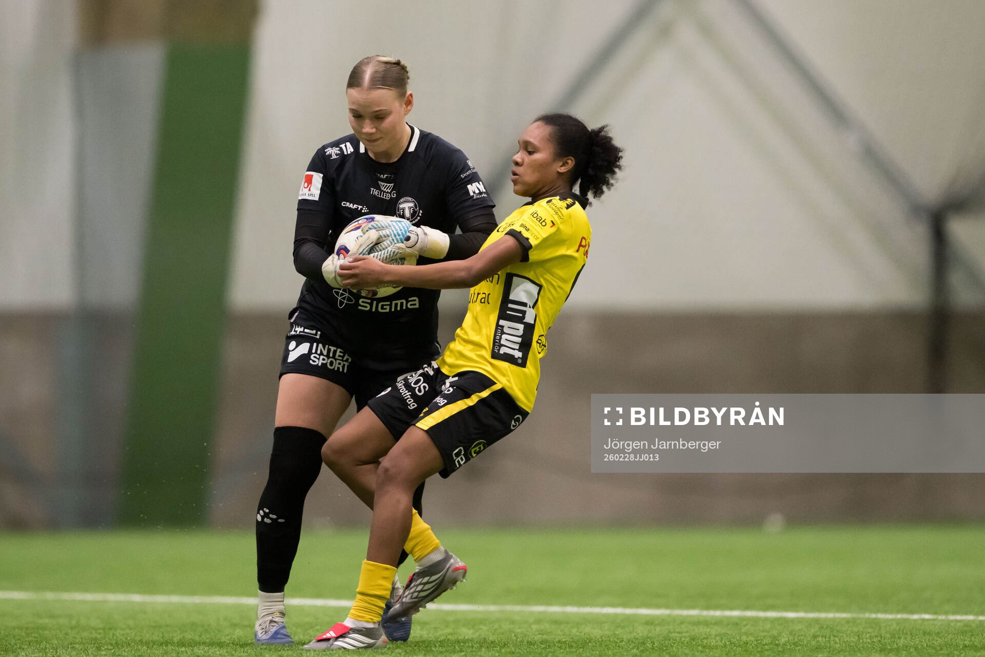 Trelleborgs Wilma Delerud och Elfsborgs Vanessa Lopez