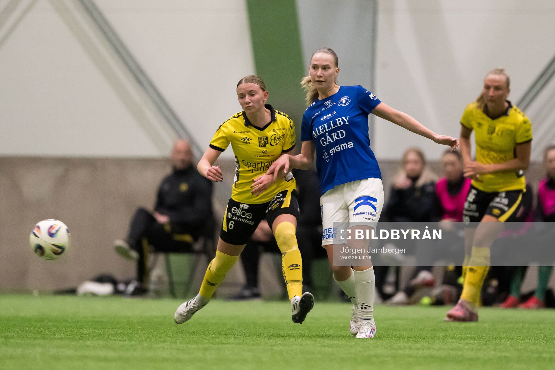 Elfsborgs Hanna Gunnarsson och Trelleborgs Amanda Olsson