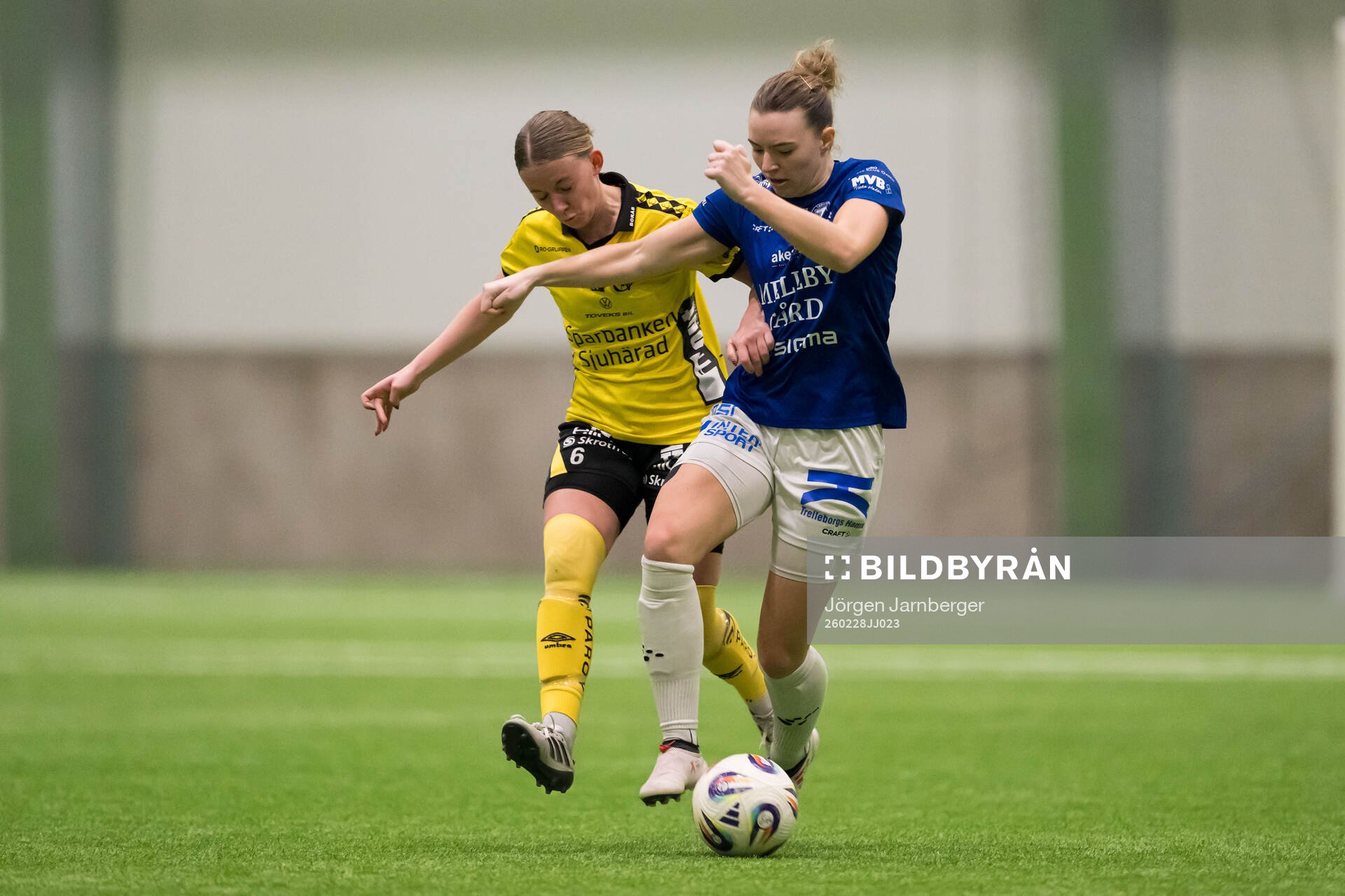 Elfsborgs Hanna Gunnarsson och Trelleborgs Amanda Olsson