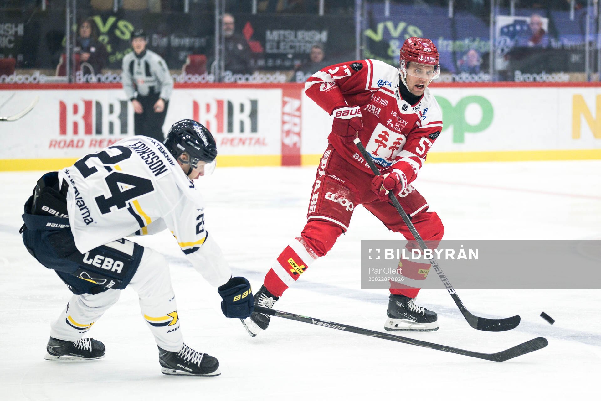 HV71s Hampus Eriksson och Timrås Anton Wedin