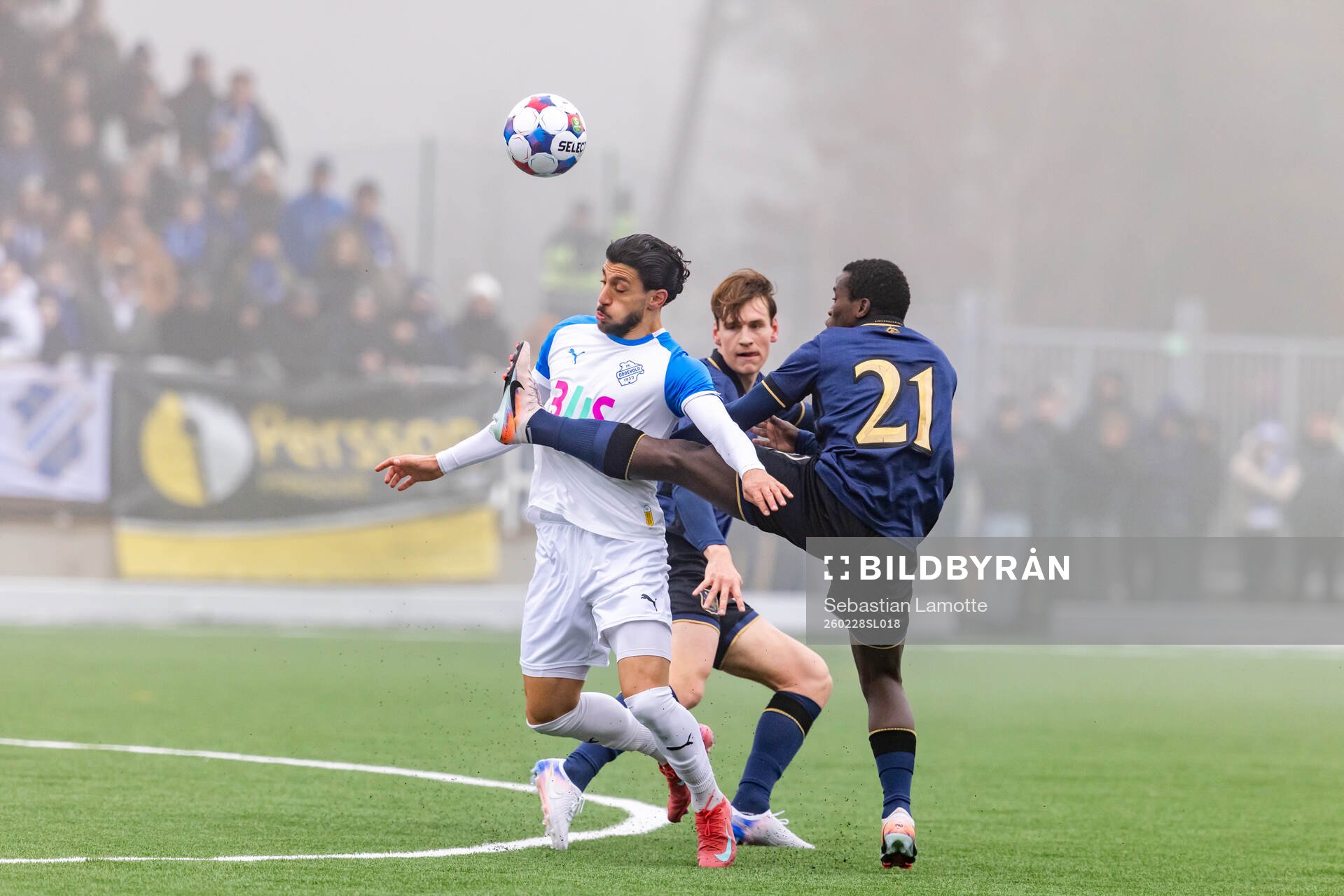 Oddevolds Leonardo Farah Shahin och AIKs Stanley Wilson