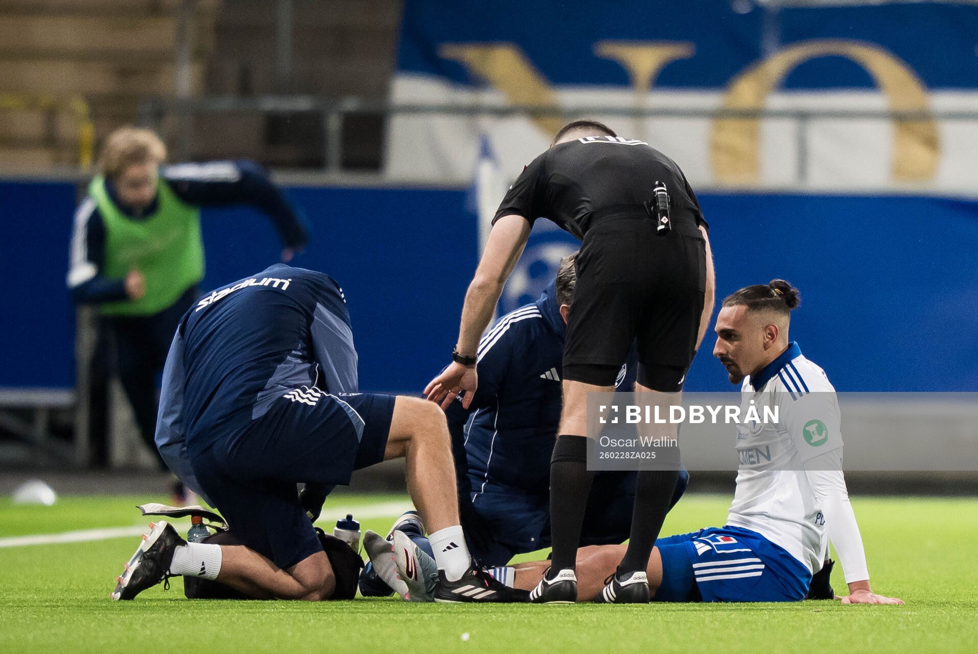 IFK Norrköpings Moutaz Neffati får vård