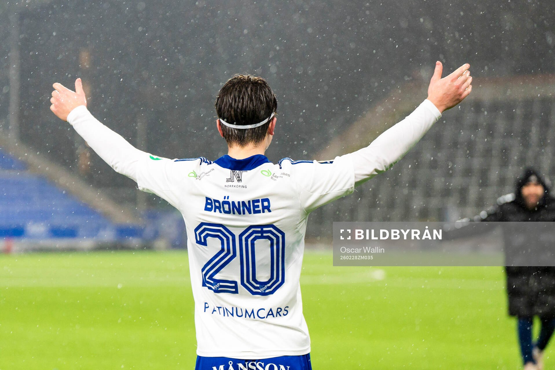 IFK Norrköpings Axel Brönner jublar