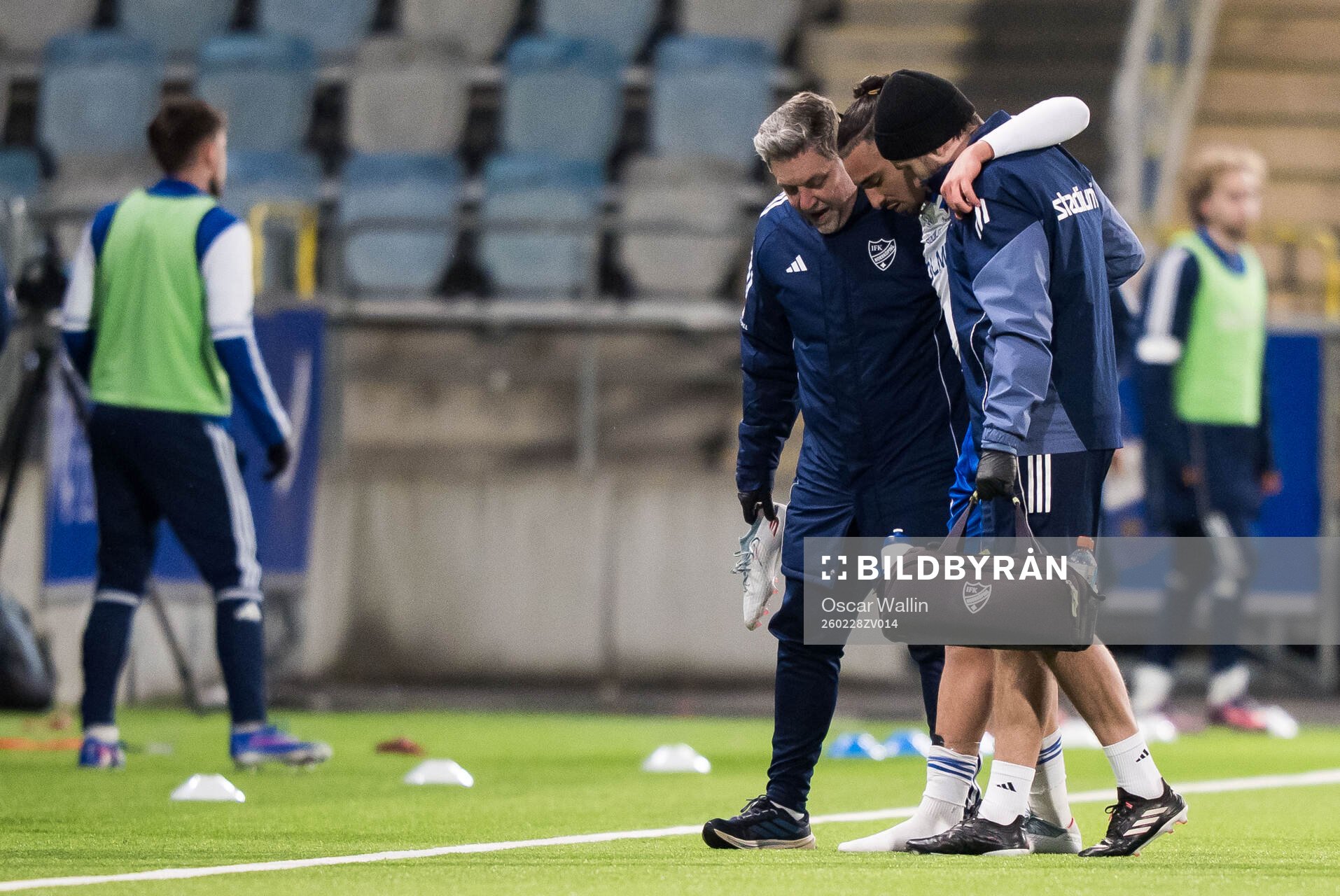 IFK Norrköpings Moutaz Neffati utgår skadad