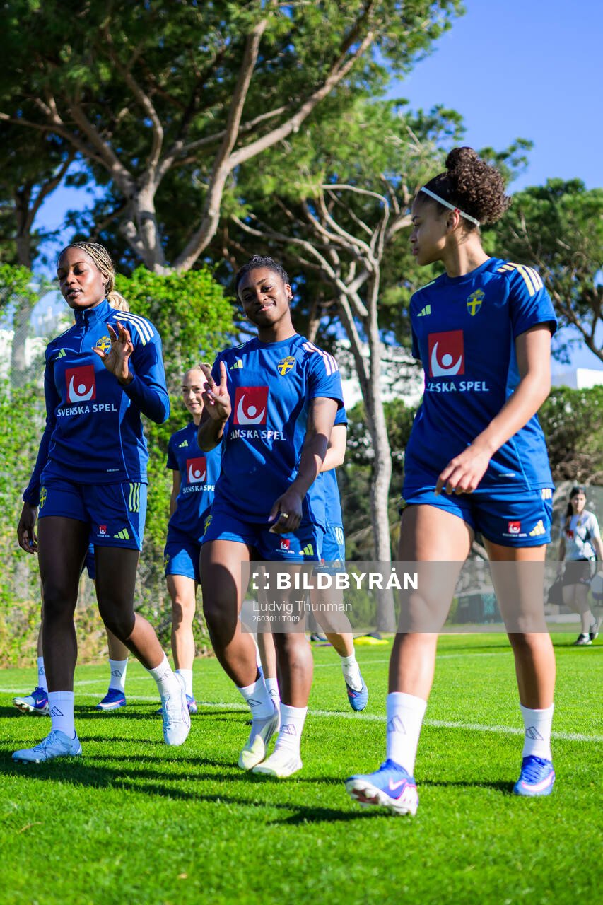 Evelyn Ijeh, Monica Jusu Bah and Felicia Schröder at a