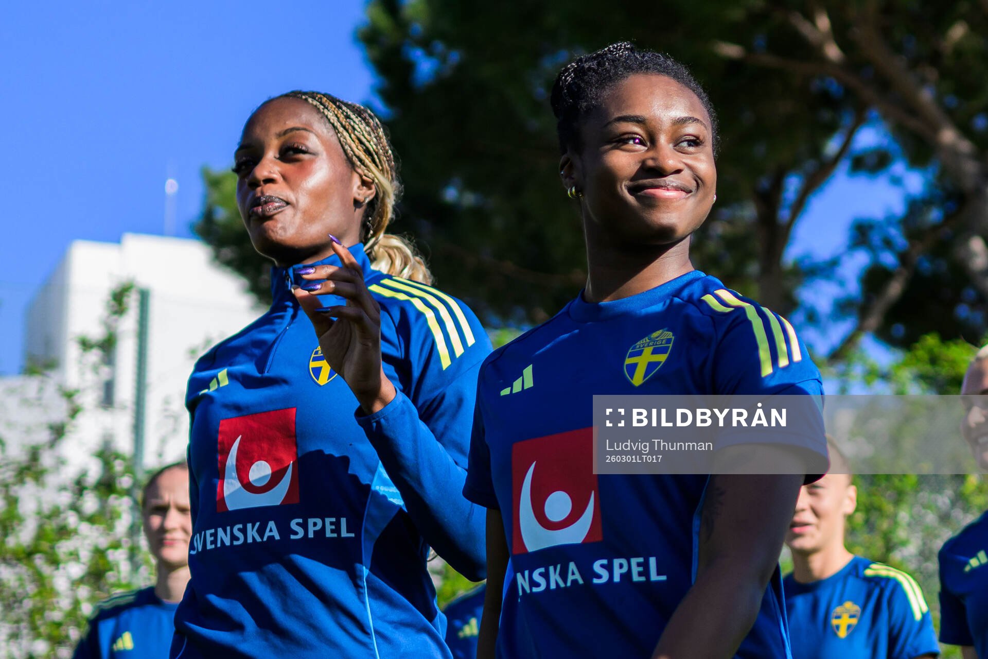 Evelyn Ijeh and Felicia Schröder at a training session