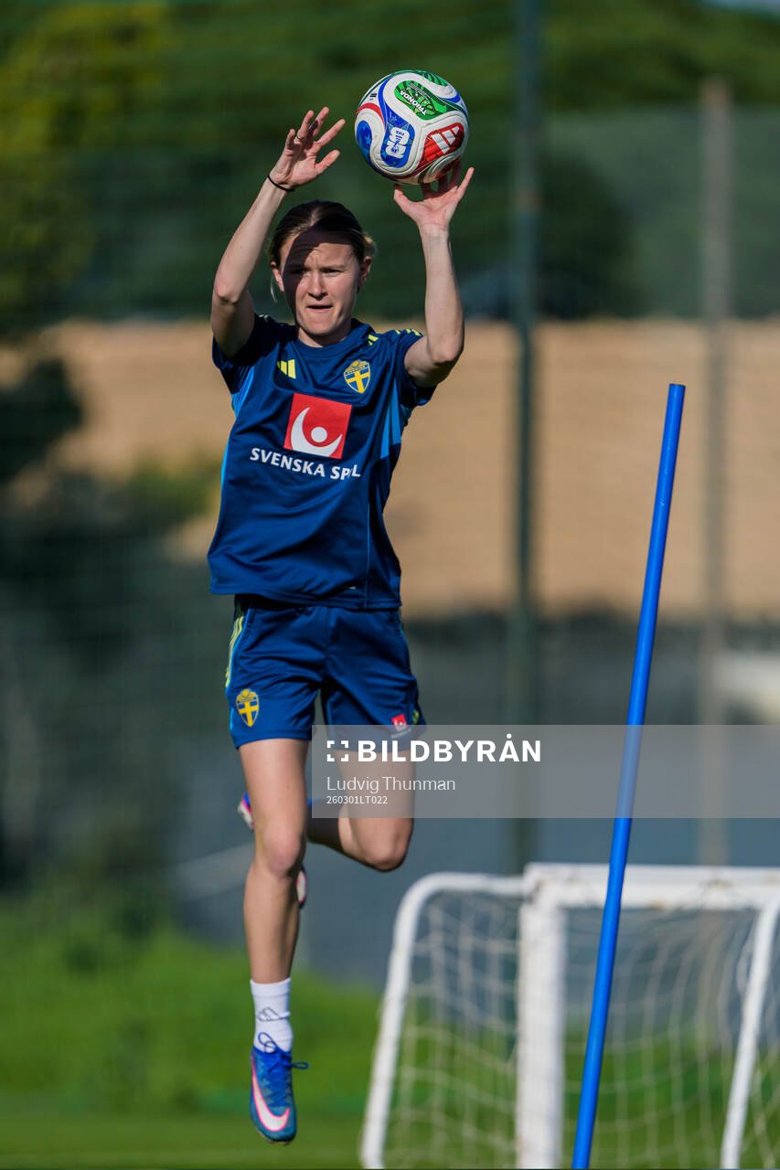 Matilda Vinberg at a training session with the women's