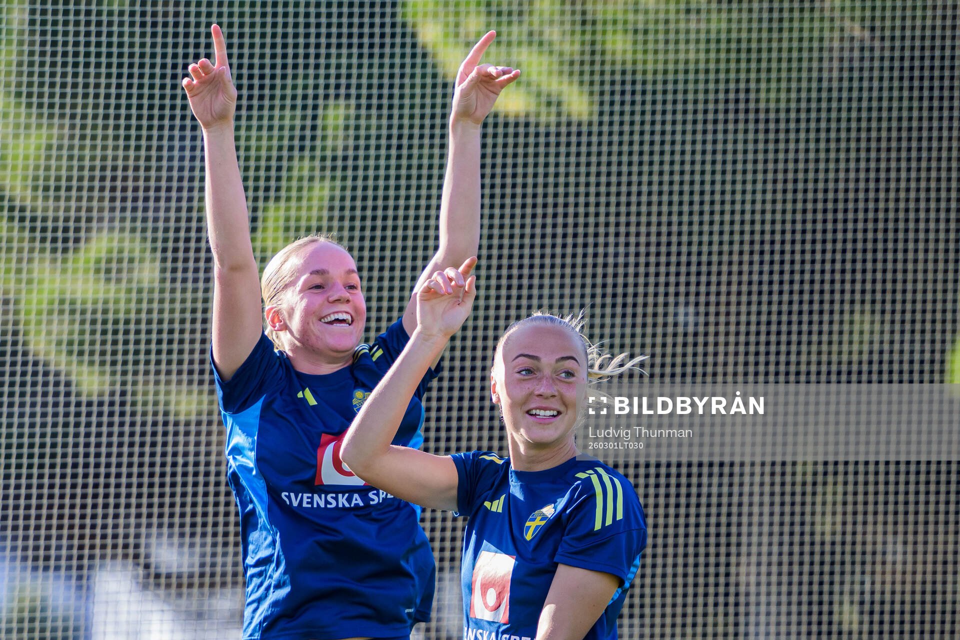 Hanna Lundkvist and Hanna Bennison at a training session