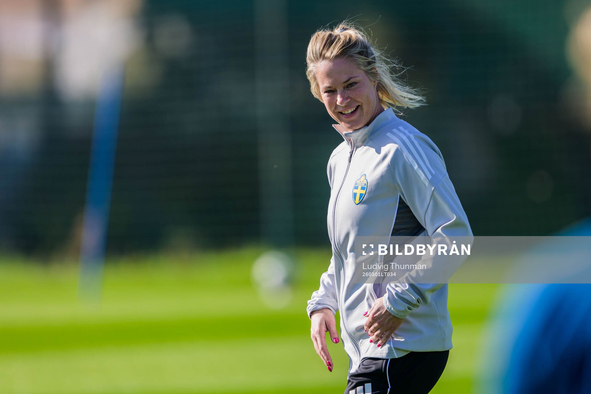 Assistant coach Johanna Almgren at a training session with
