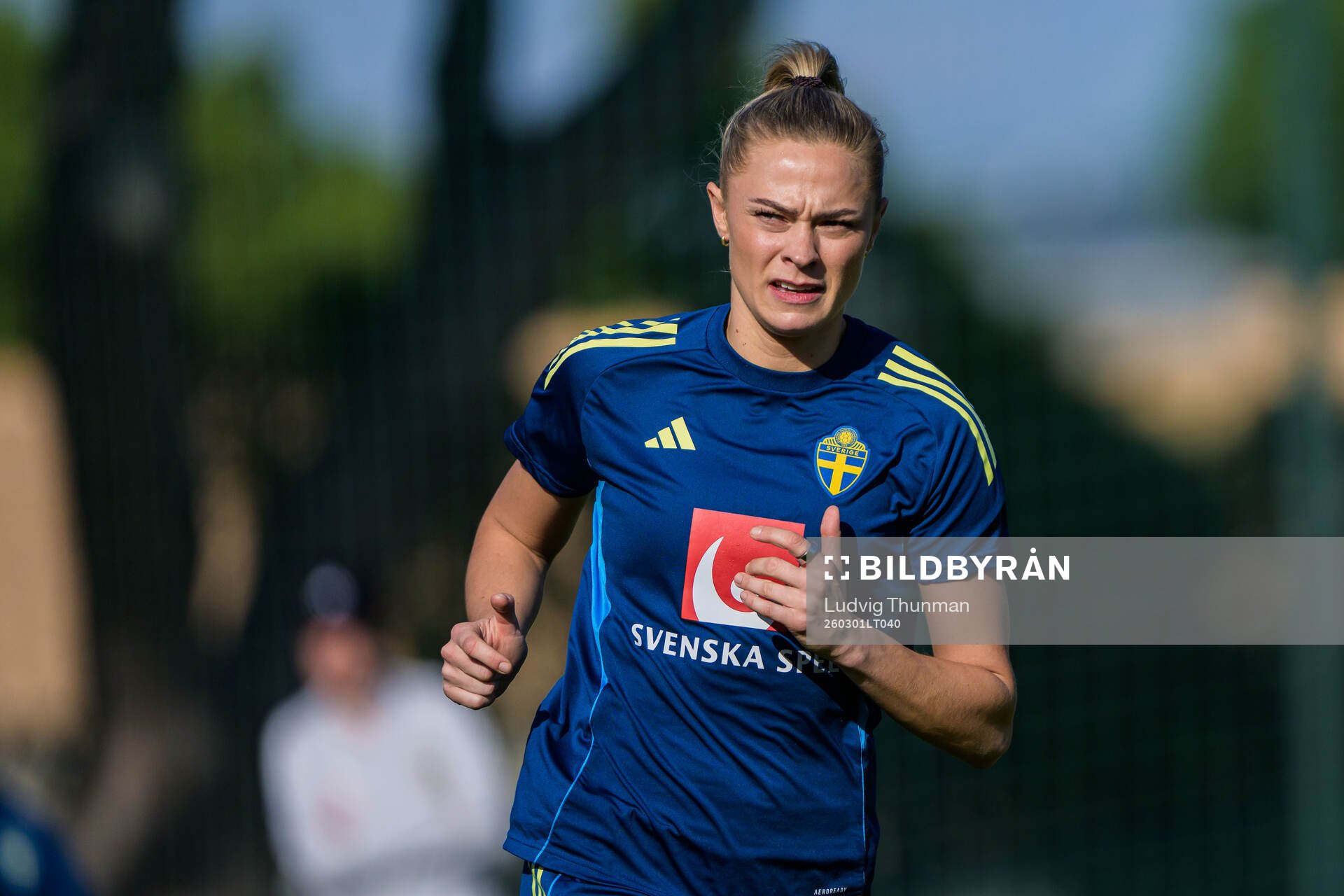 Fridolina Rolfö at a training session with the women's