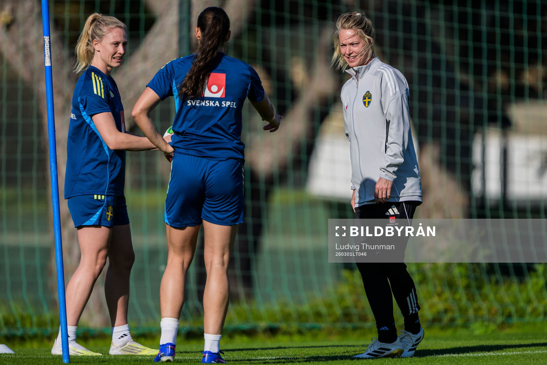 Rebecka Blomqvist and Assistant coach Johanna Almgren at a