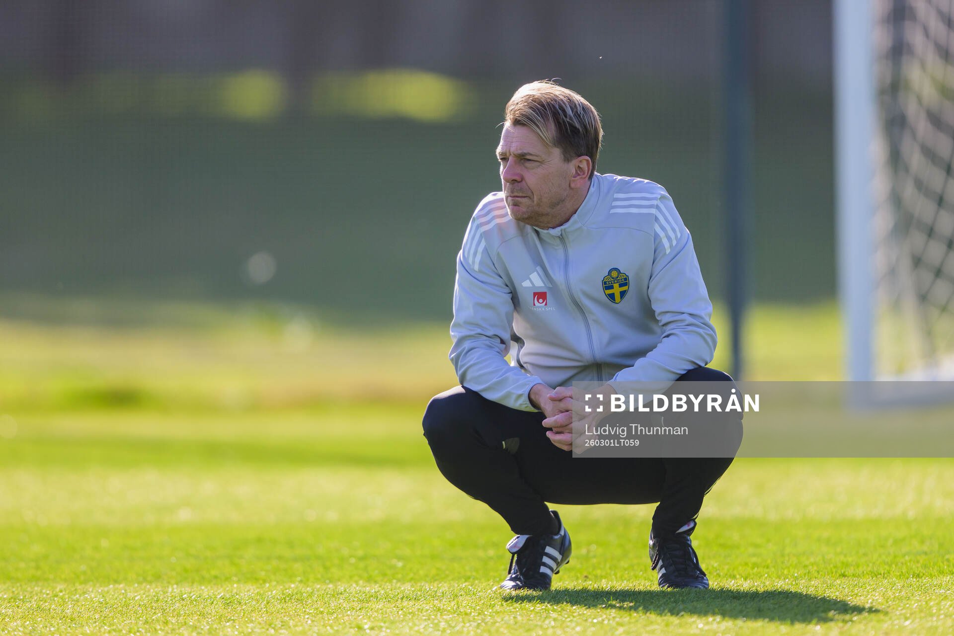 Head coach Tony Gustavsson at a training session with the