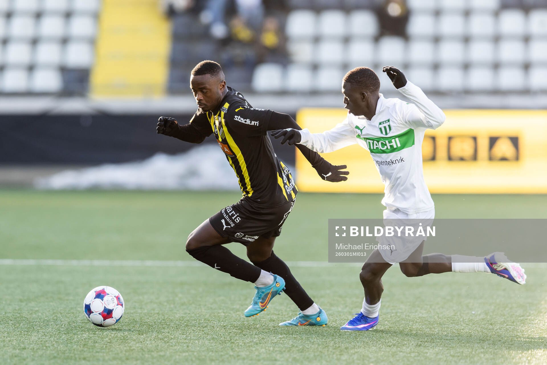 Häckens Brice Wembangomo och Västerås Mamadou Ousmane