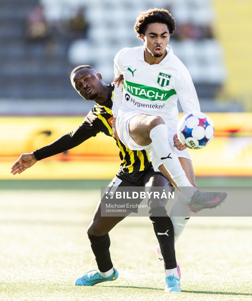 Häckens Brice Wembangomo och Västerås Nathanael Seidouvy