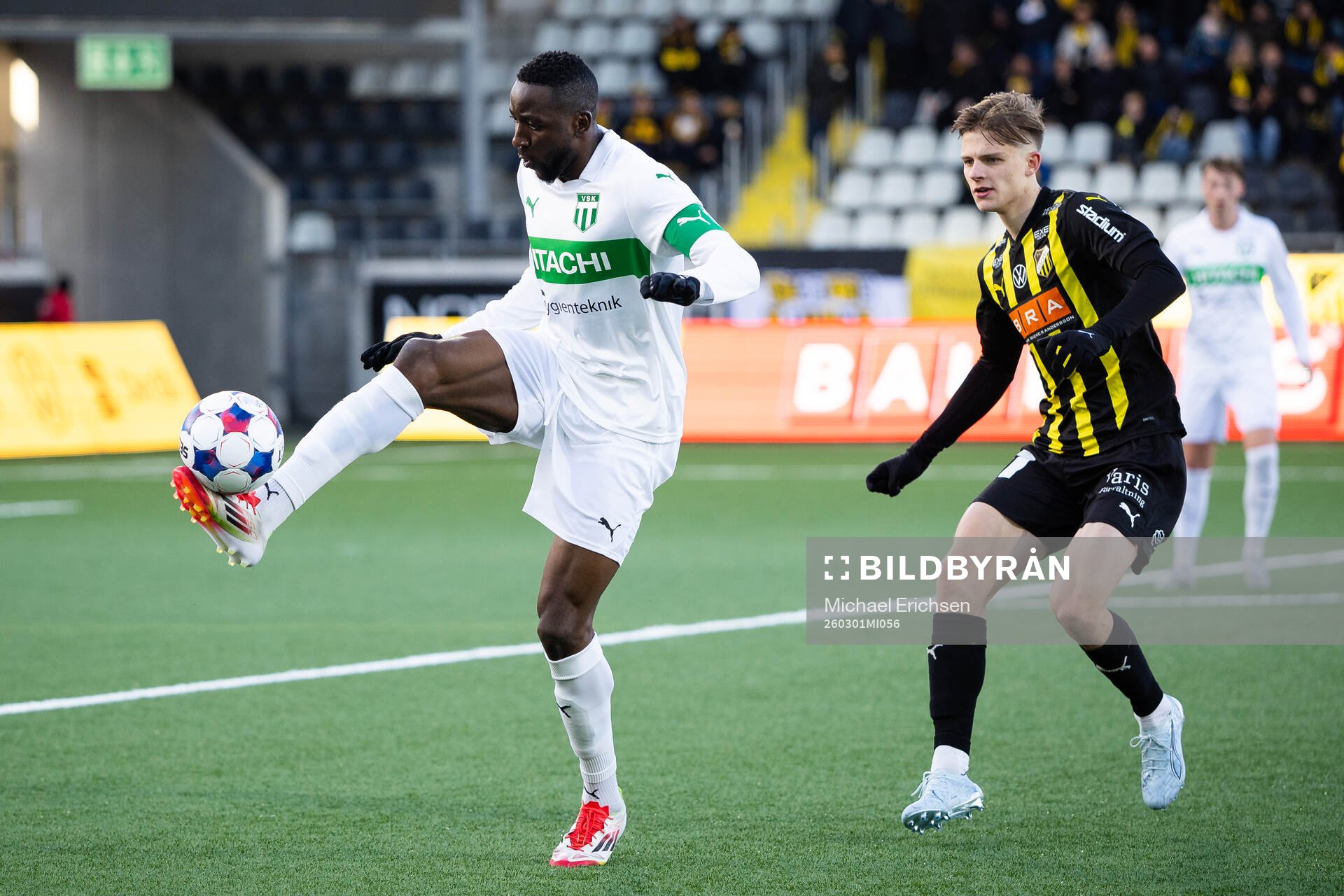 Västerås Frederic Nsabiyumva och Häckens Adrian Svanbäck