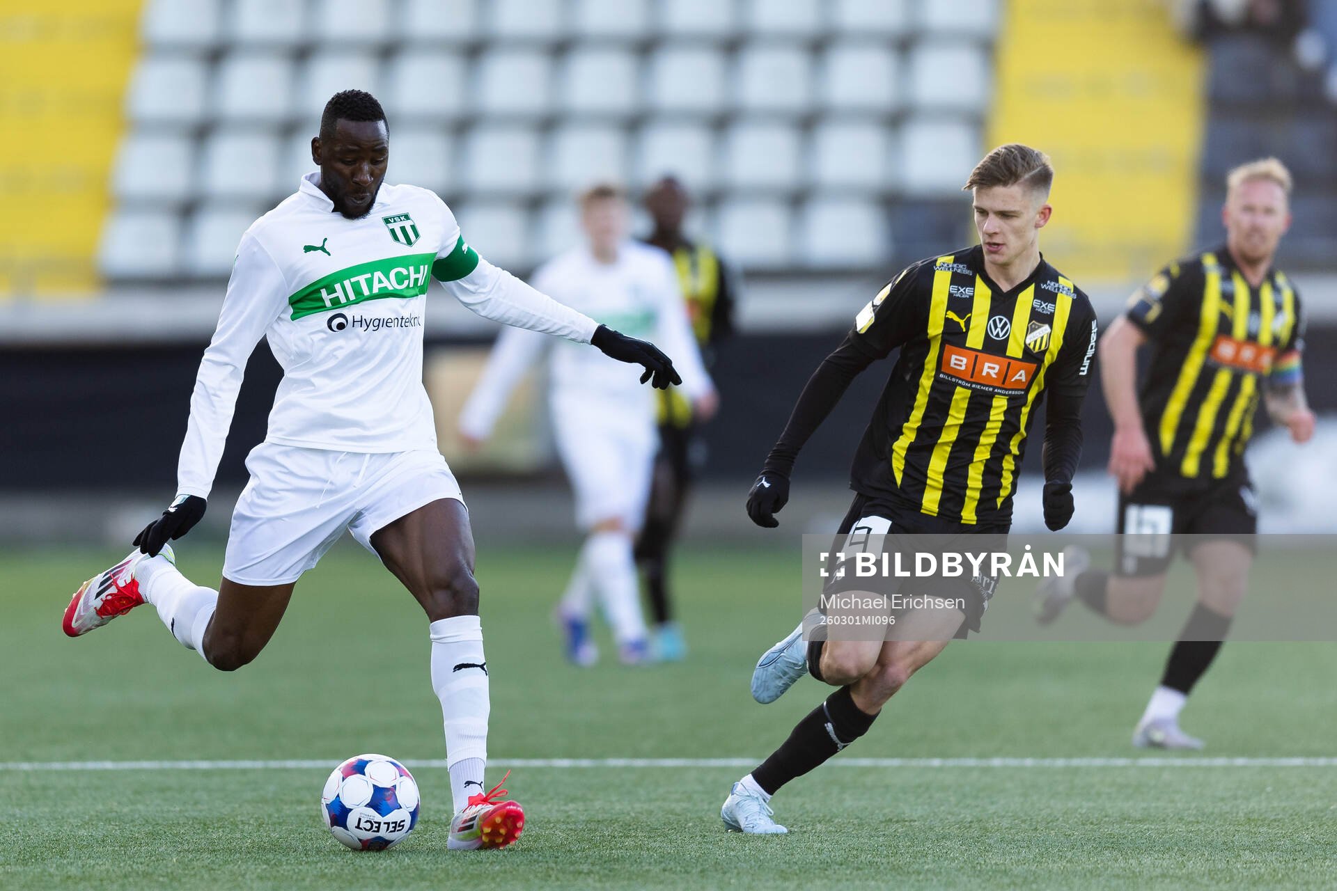 Västerås Frederic Nsabiyumva och Häckens Adrian Svanbäck