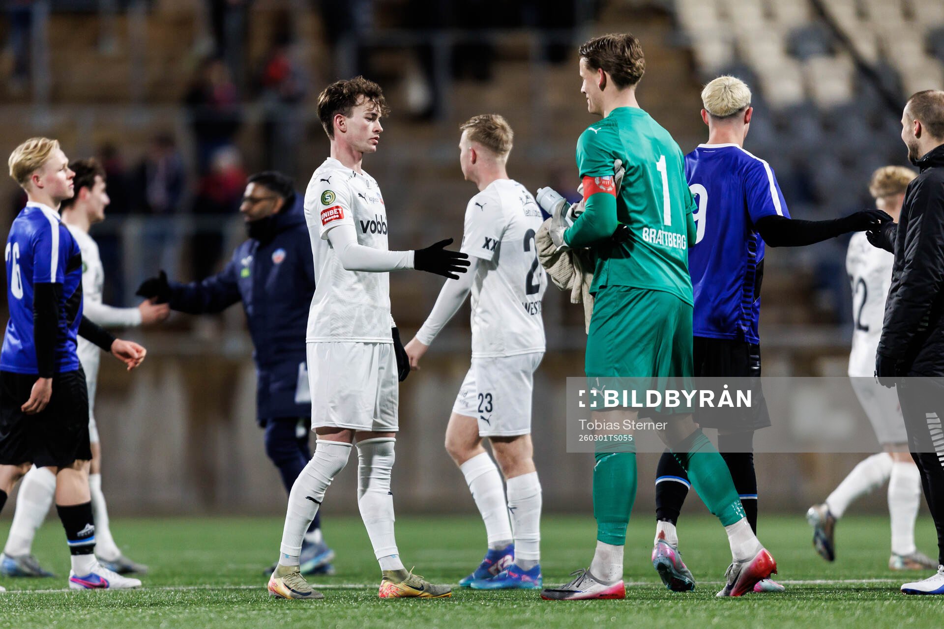 Helsingborgs Alexander Johansson och målvakt Johan