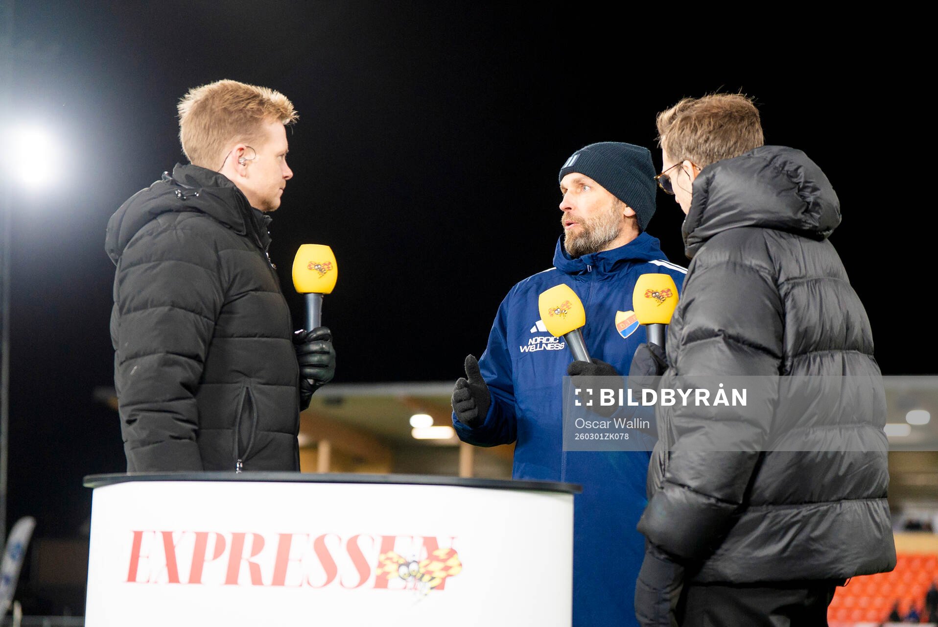 Djurgårdens tränare Jani Honkavaara blir intervjuad