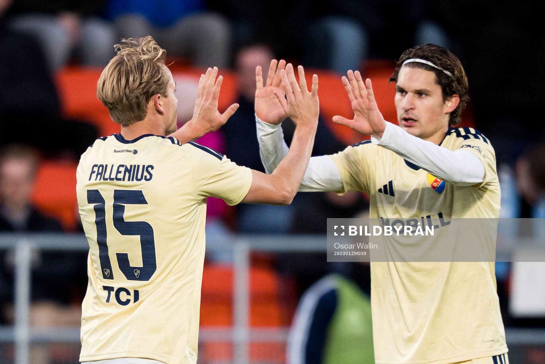 Djurgårdens Oskar Fallenius och Nino Zugelj jublar