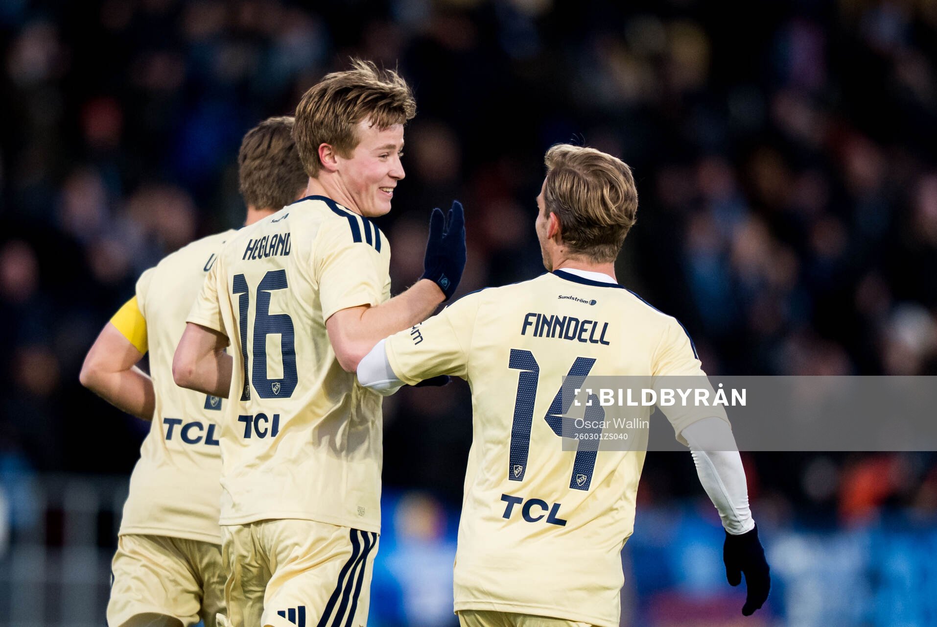 Djurgårdens Bo Hegland och Hampus Finndell jublar