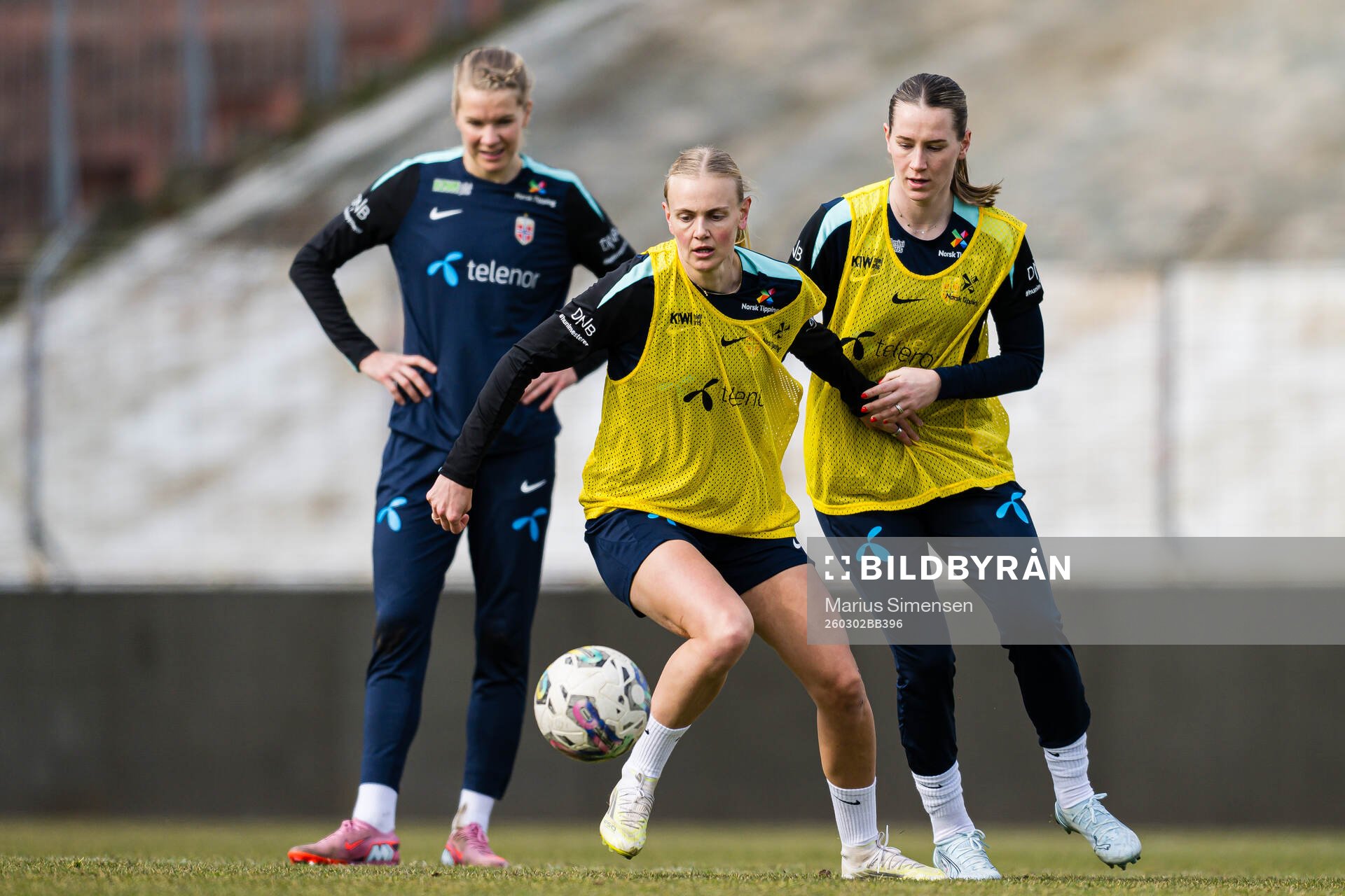 Karina Sævik and Elisabeth Terland of the Norwegian