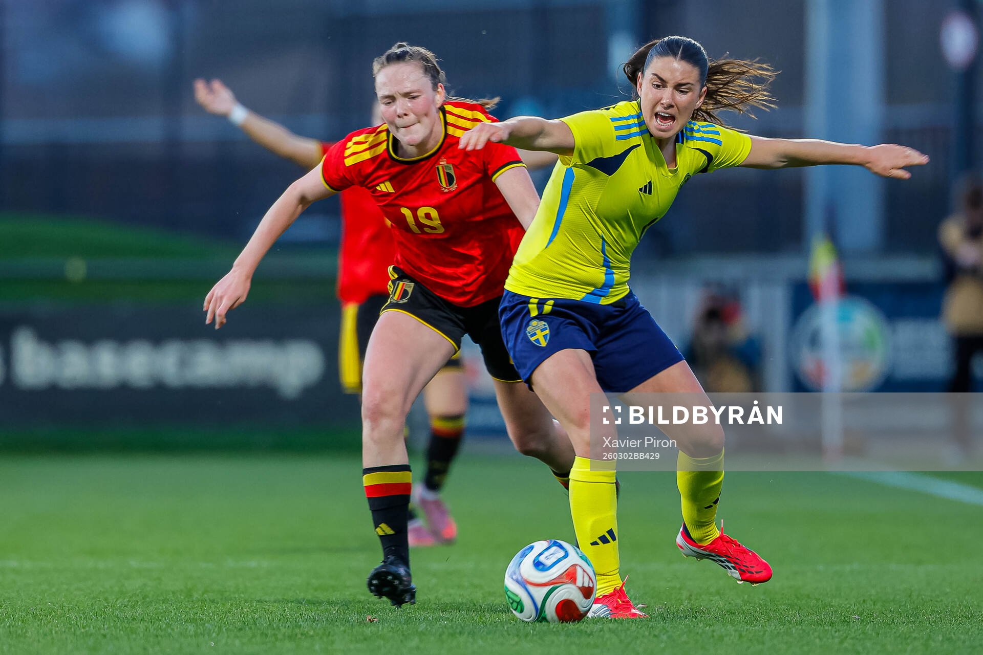 Loes Van Mullem of Belgium and Emilia Pelgander of Sweden