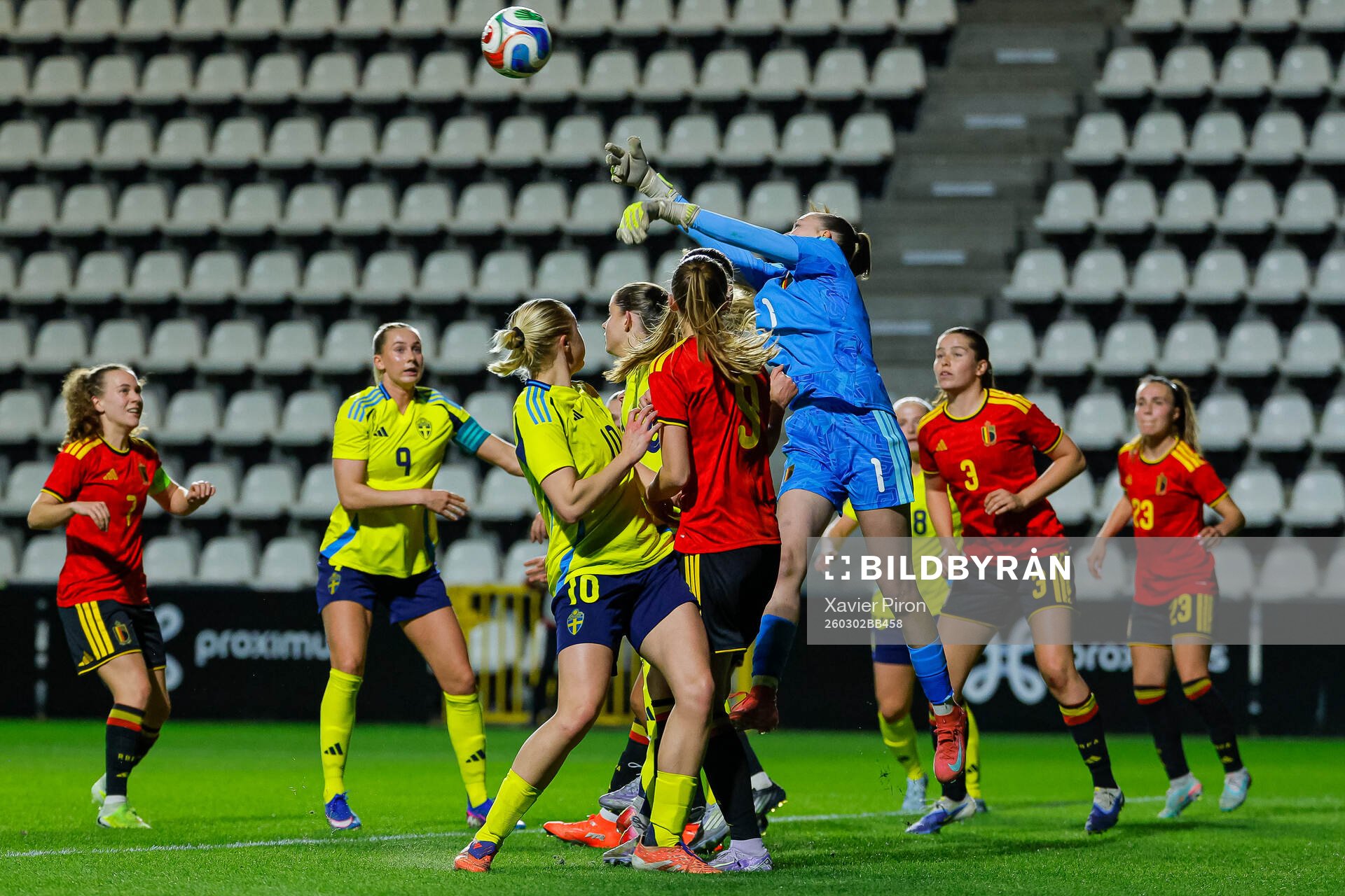 Ellen Wangerheim and Wilma Leidhammar of Sweden