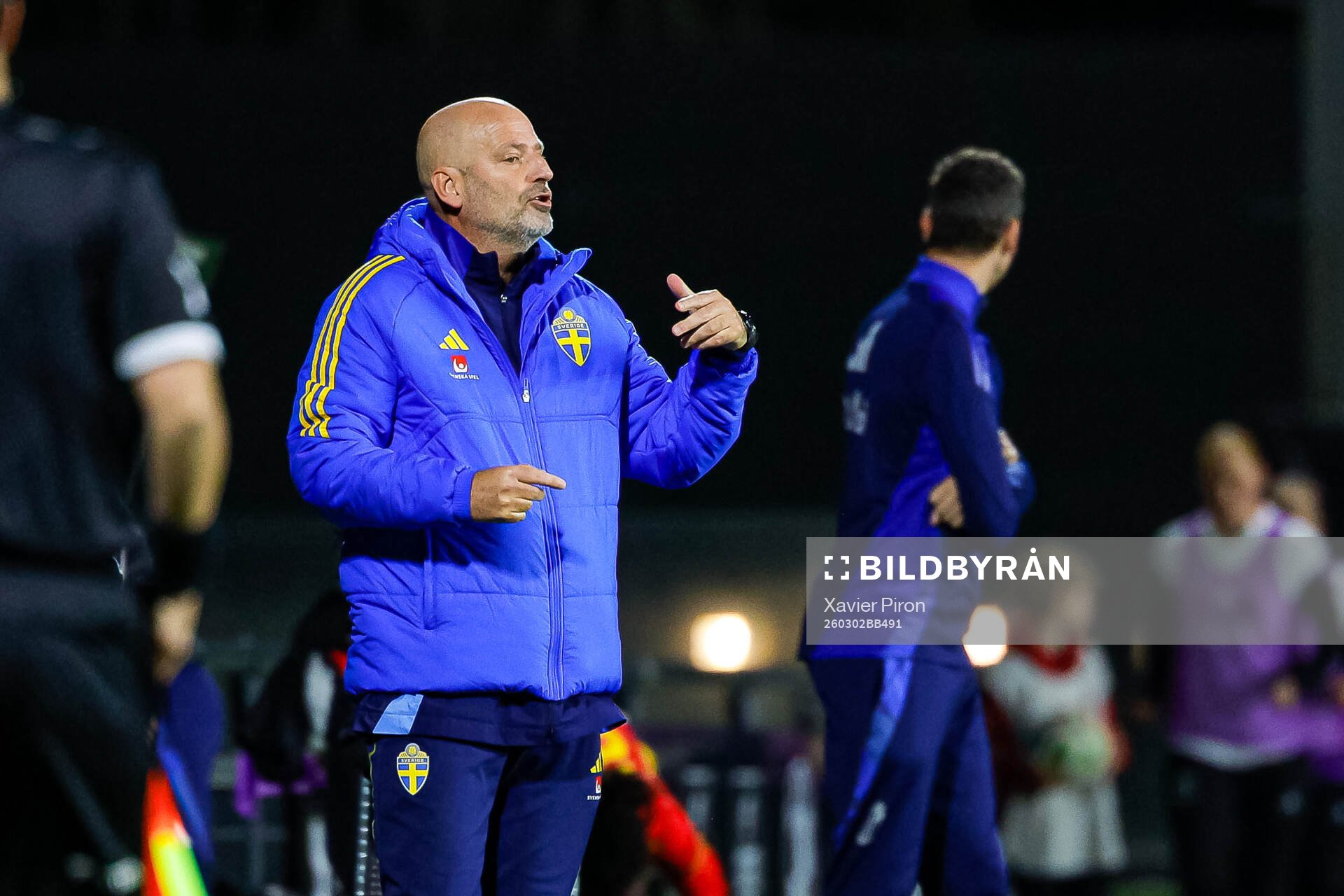 Coach Magnus Wikman of Sweden