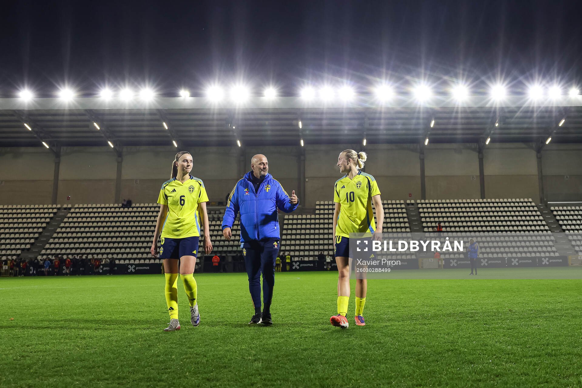Julia Ragnarsson, coach Magnus Wikman and Wilma Leidhammar