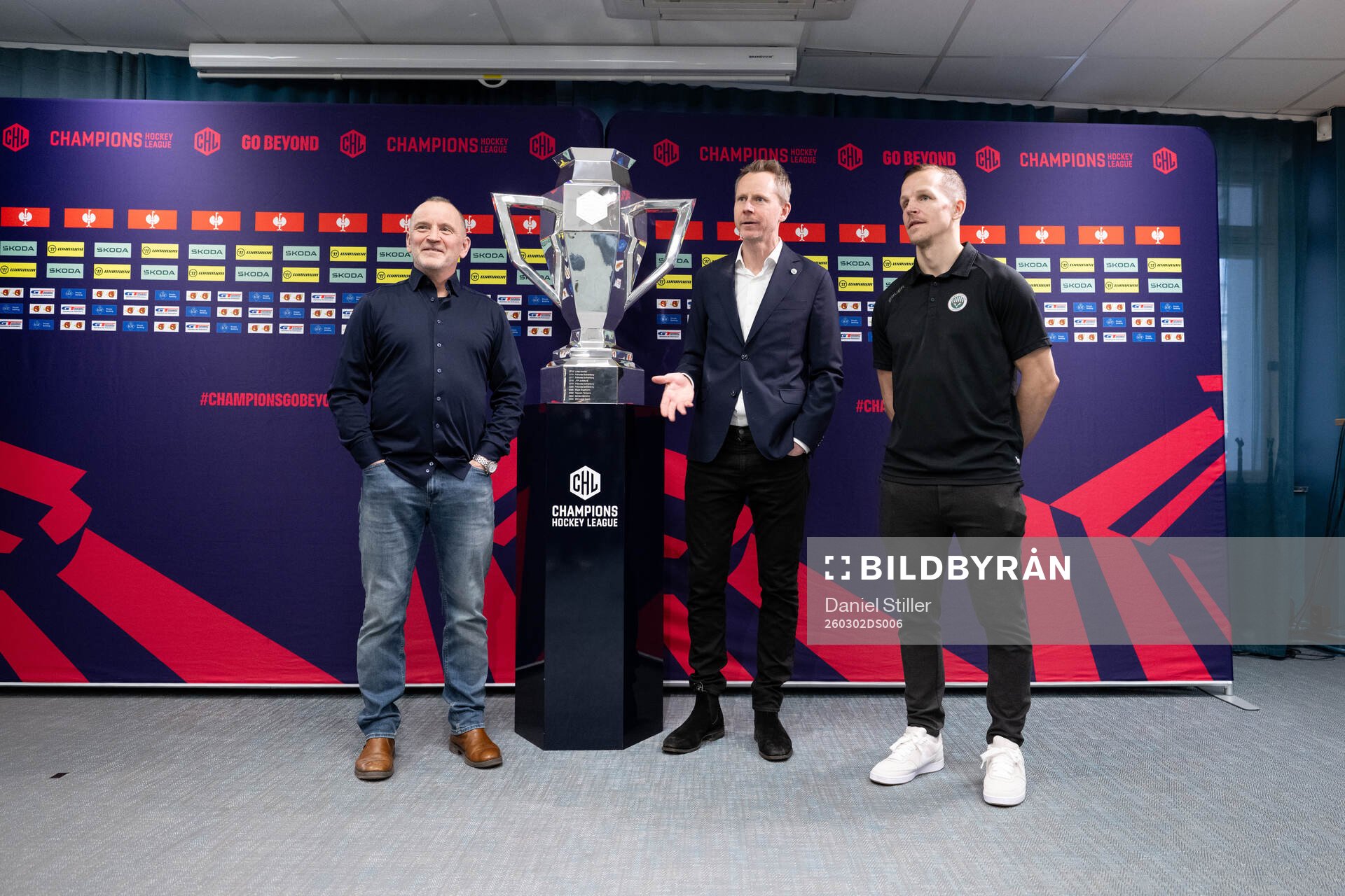 Thomas Berglund, head coach of Luleå,  Robert Ohlsson,