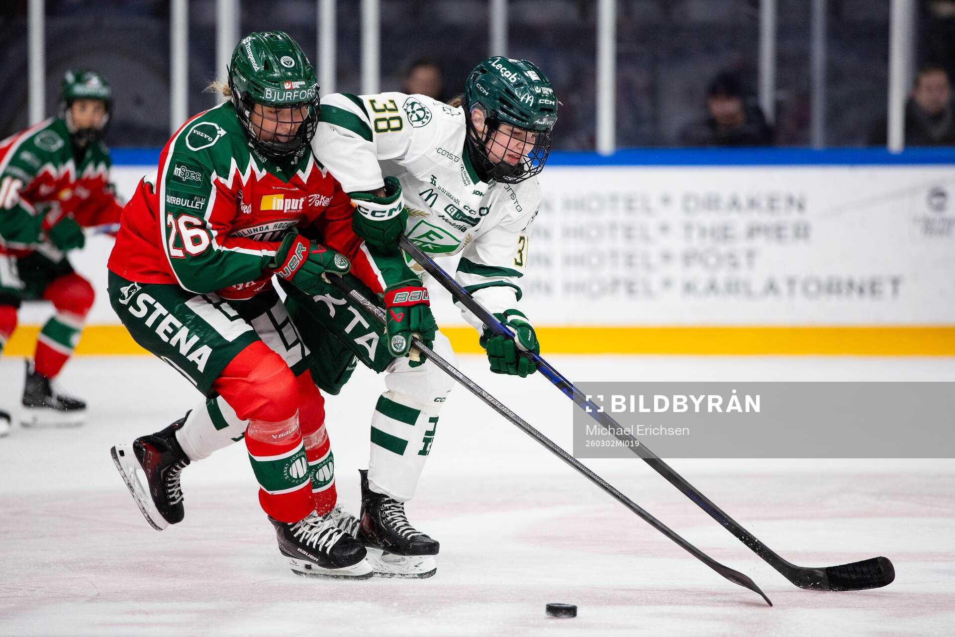 Frölundas Hanna Olsson och Färjestads Vilma Nilsson