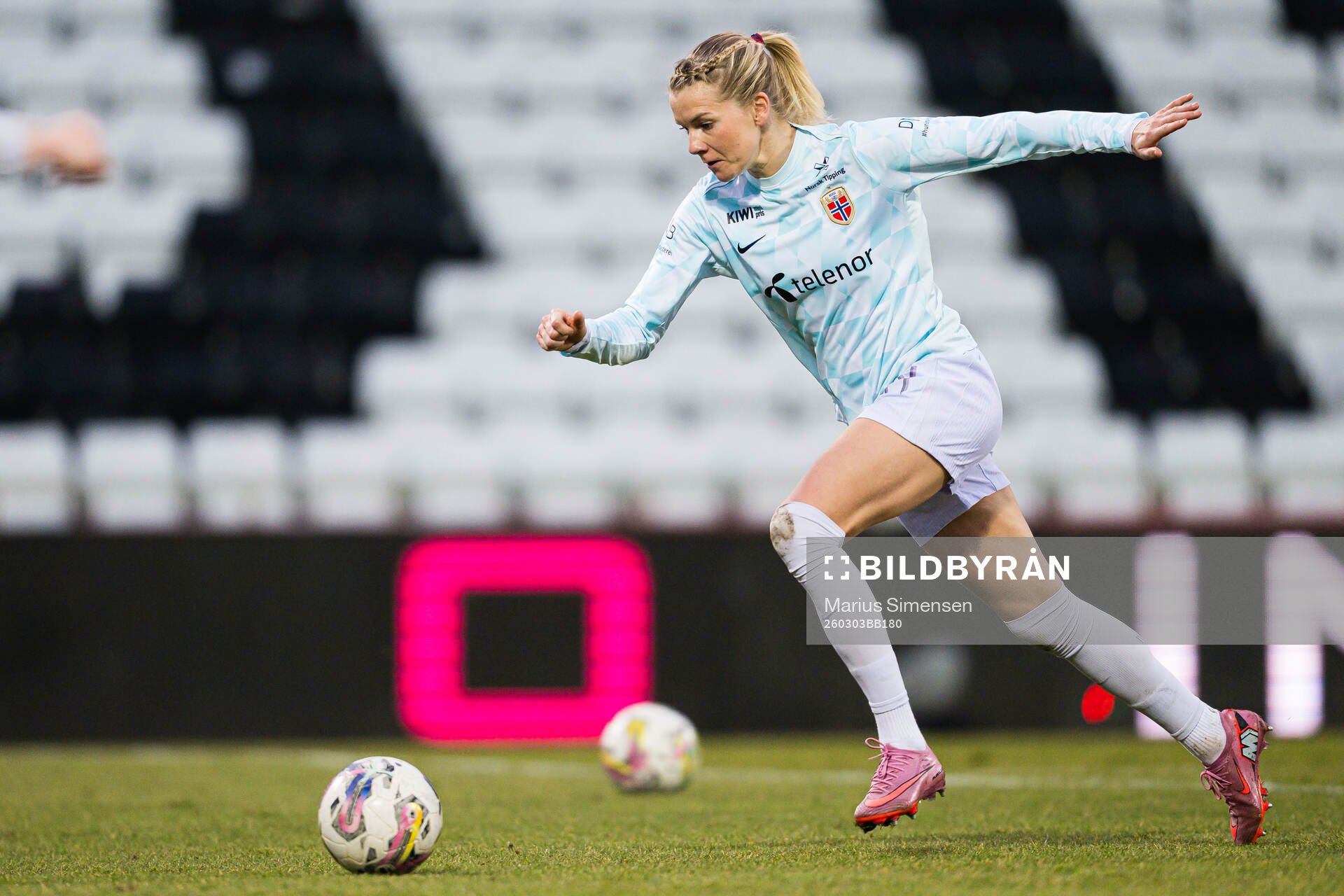 Ada Hegerberg of Norway warms up