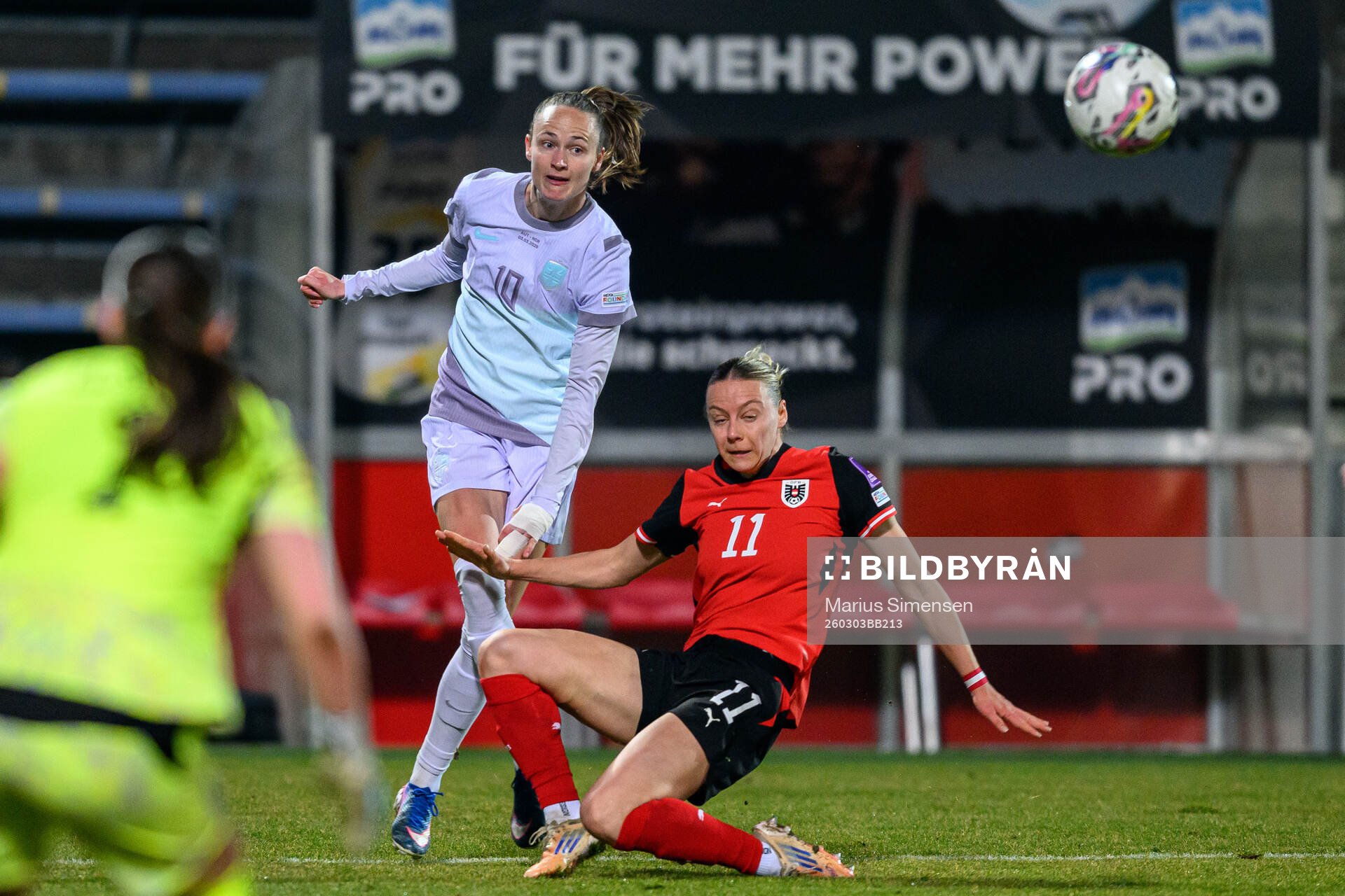 Caroline Graham Hansen of Norway and Sophie Hillebrand of