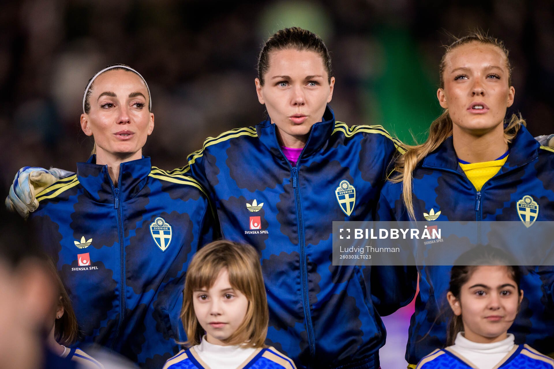 Kosovare Asllani, goalkeeper Jennifer Falk and Smilla