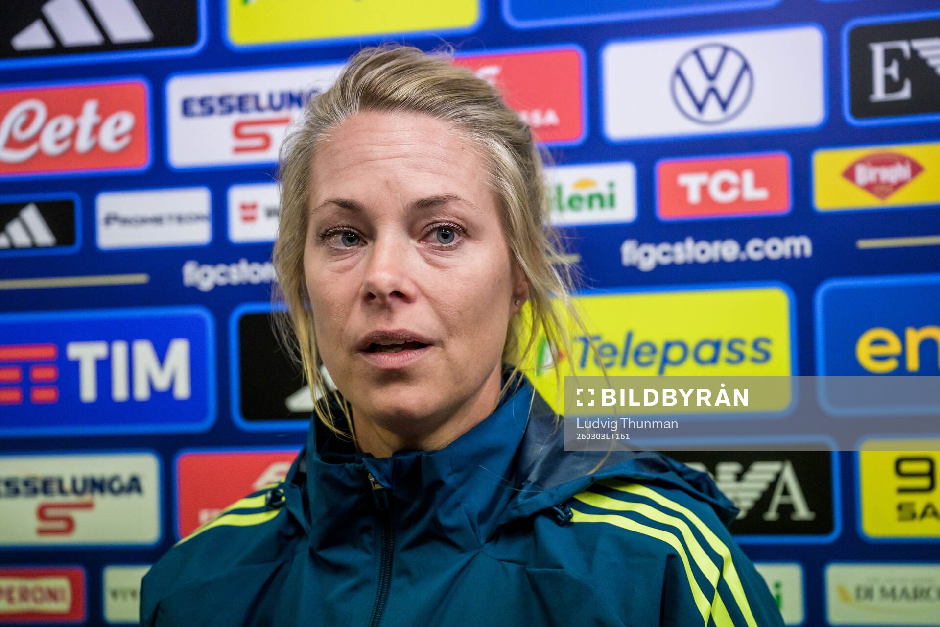 Assistant coach Johanna Almgren of Sweden