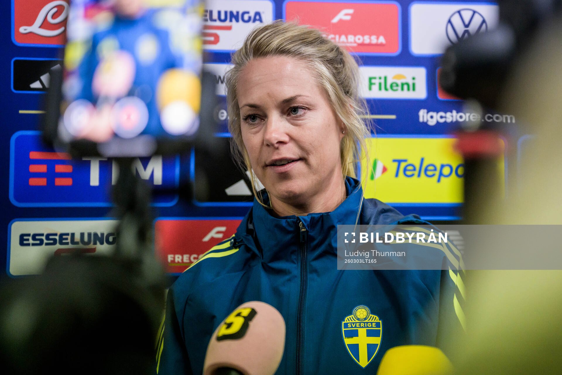 Assistant coach Johanna Almgren of Sweden