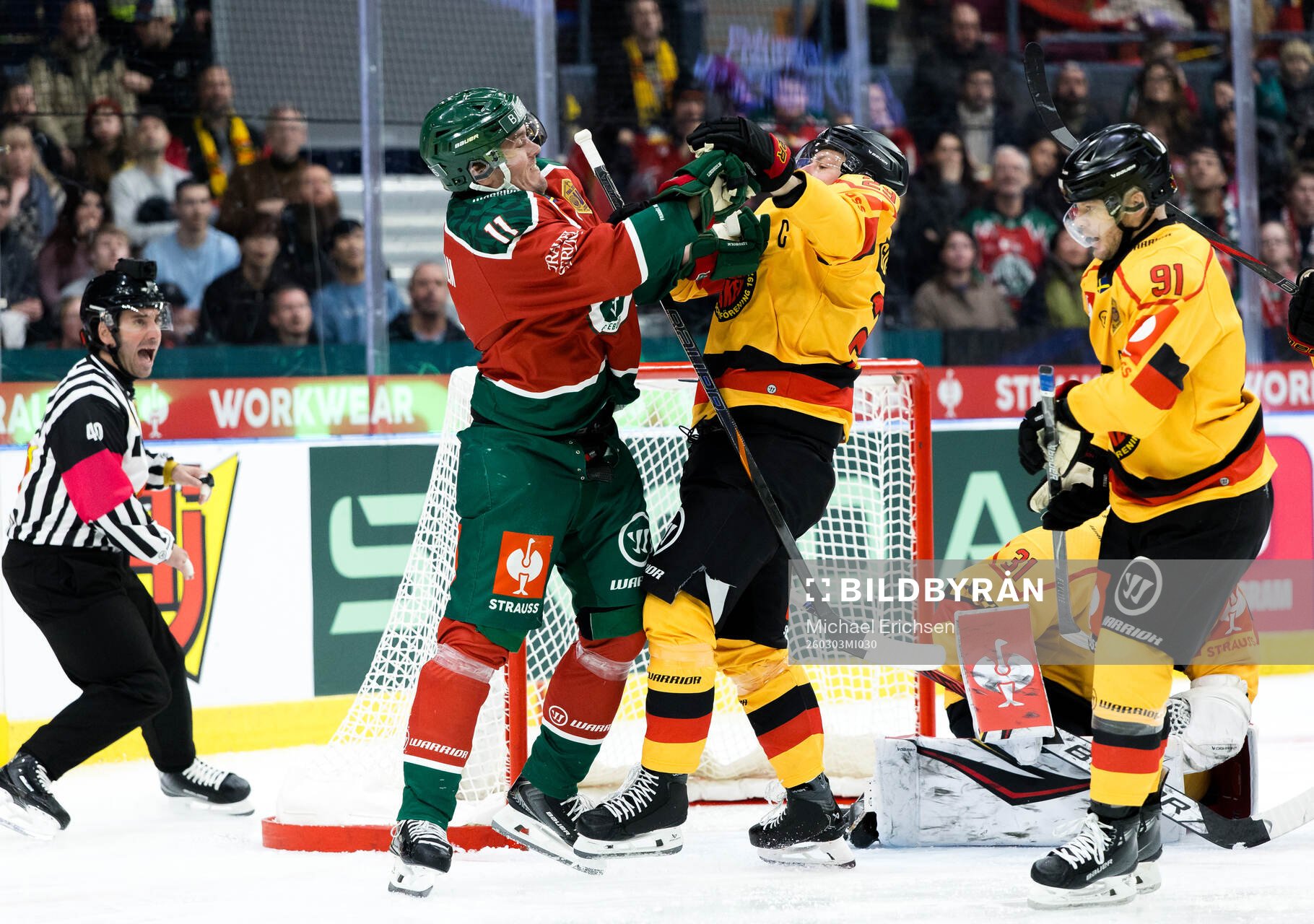 Max Lindholm of Frölunda and Erik Gustafsson of Luleå