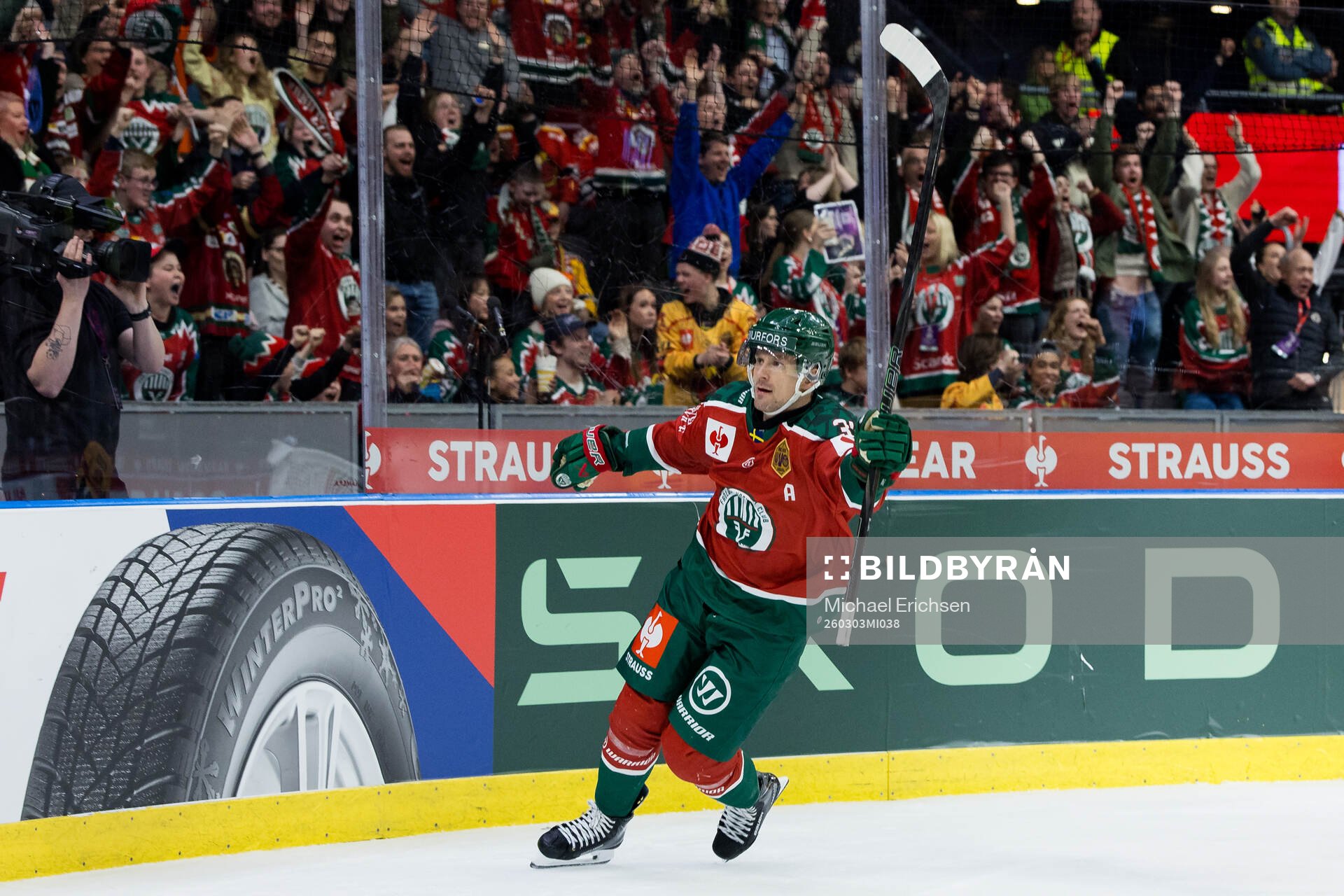 Nicklas Lasu of Frölunda celebrates the 1-0 goal