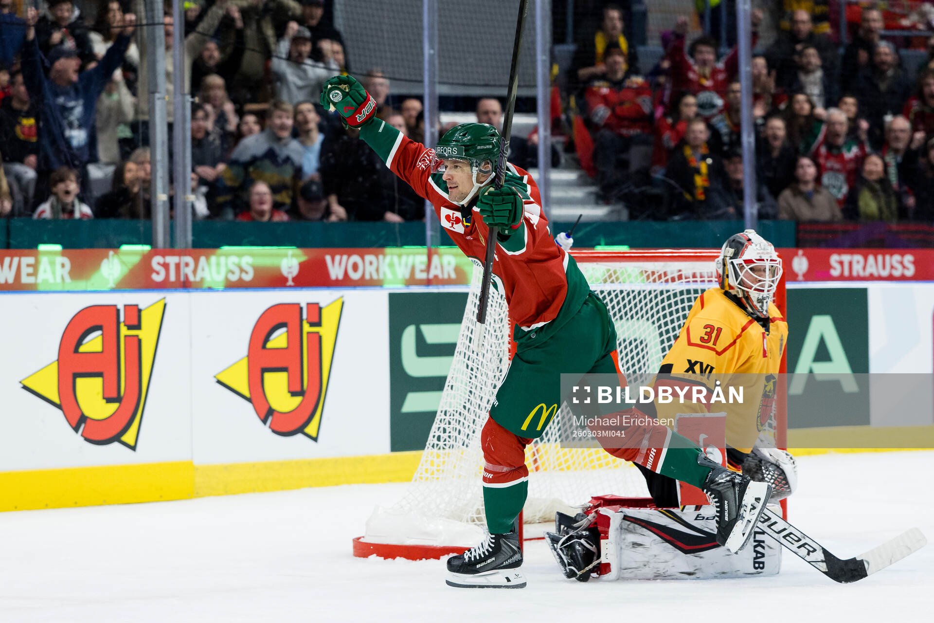 Nicklas Lasu of Frölunda celebrates the 1-0 goal