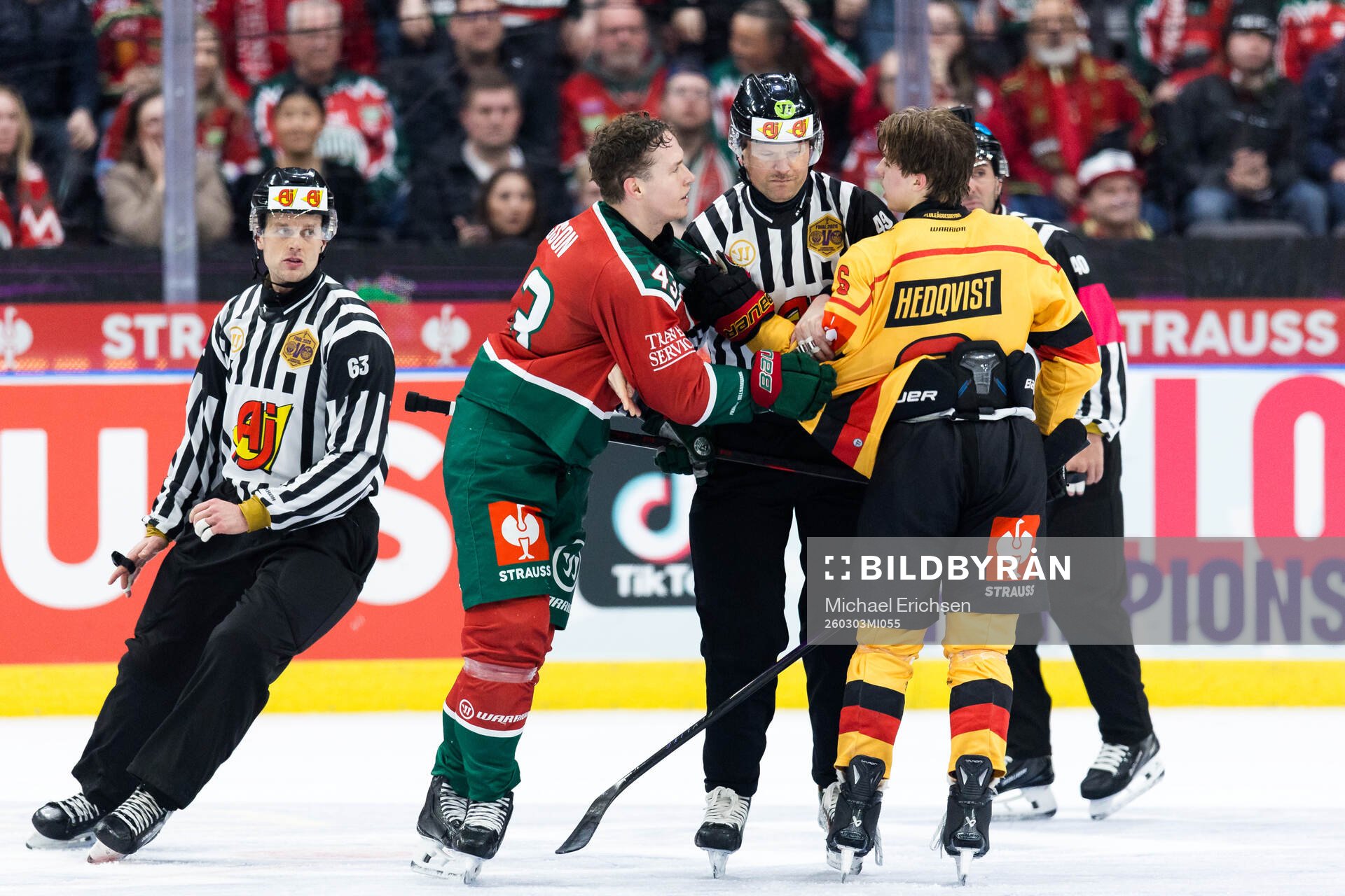 Tom Nilsson of Frölunda and Isac Hedqvist of Luleå