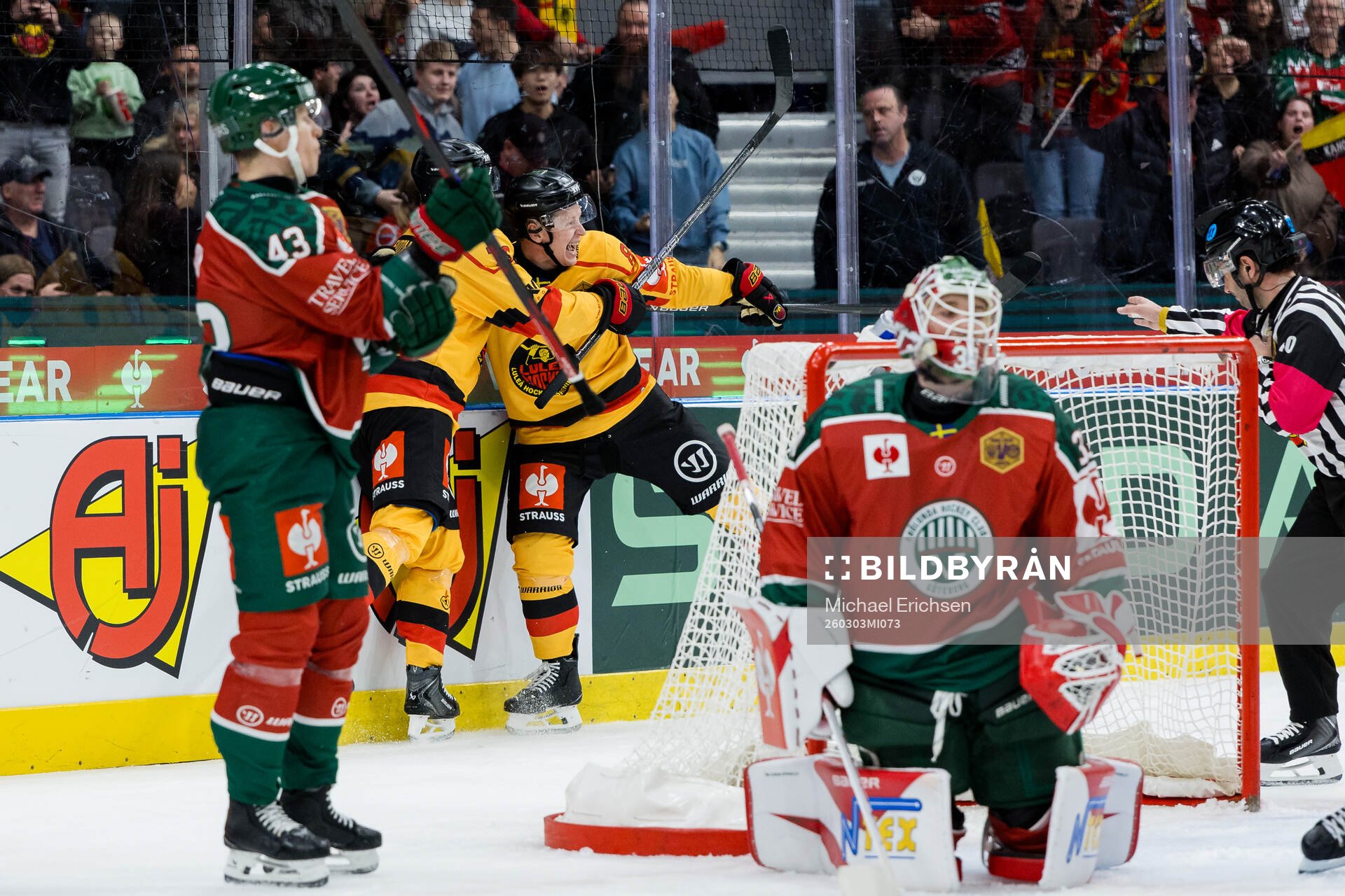 Otto Leskinen of Luleå celebrates the 2-2 goal