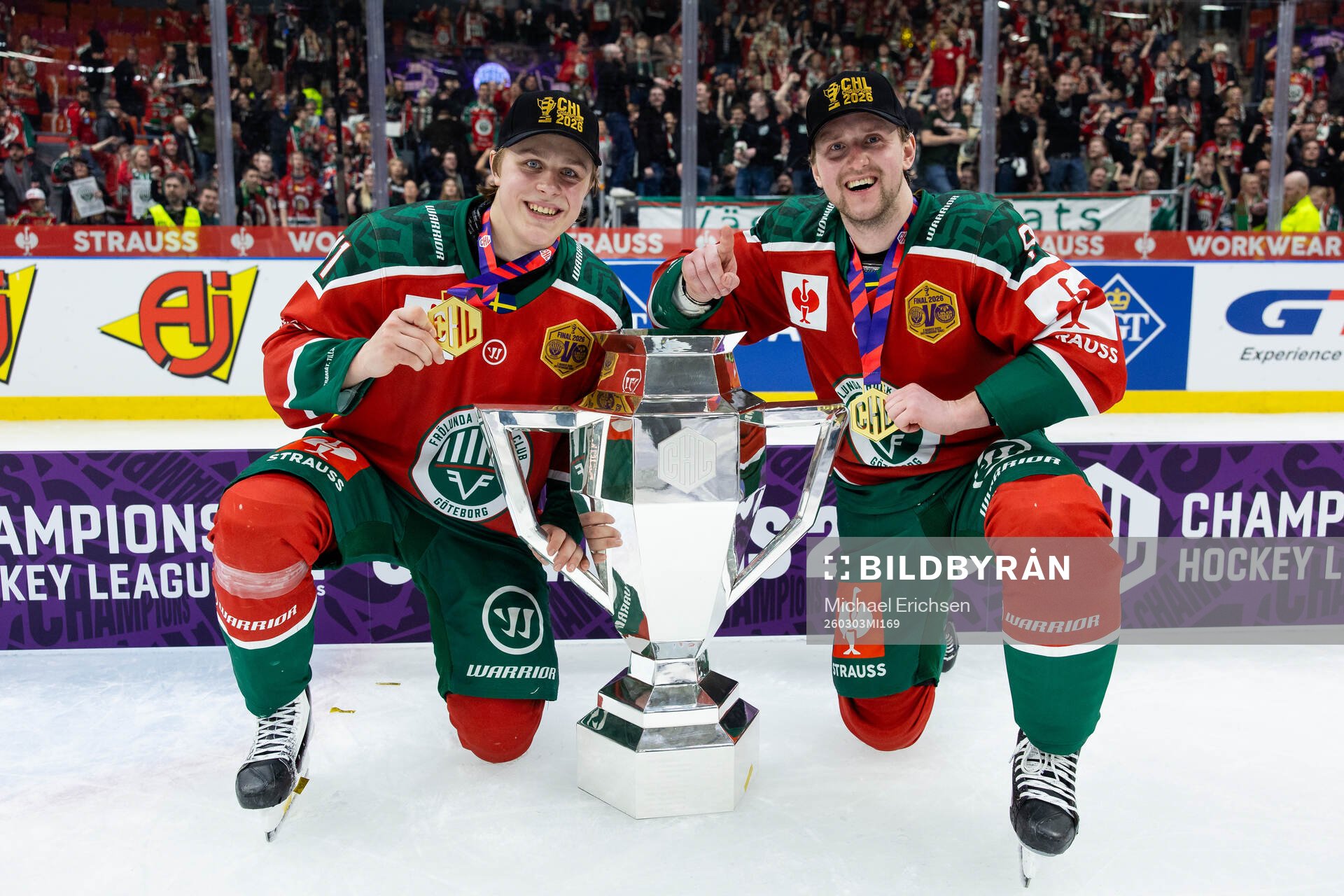 Ivar Stenberg and Linus Weissbach of Frölunda celebrate