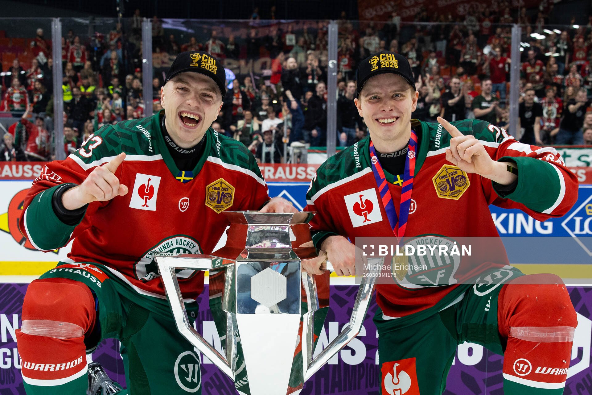 Linus Högberg and Isac Heens of Frölunda celebrate with