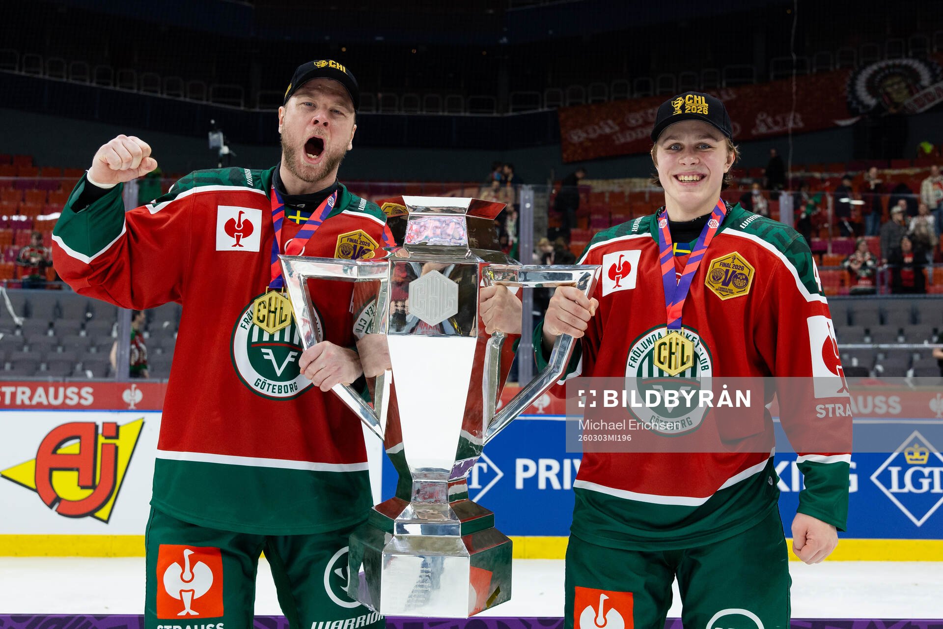 Christian Folin and Ivar Stenberg of Frölunda celebrate