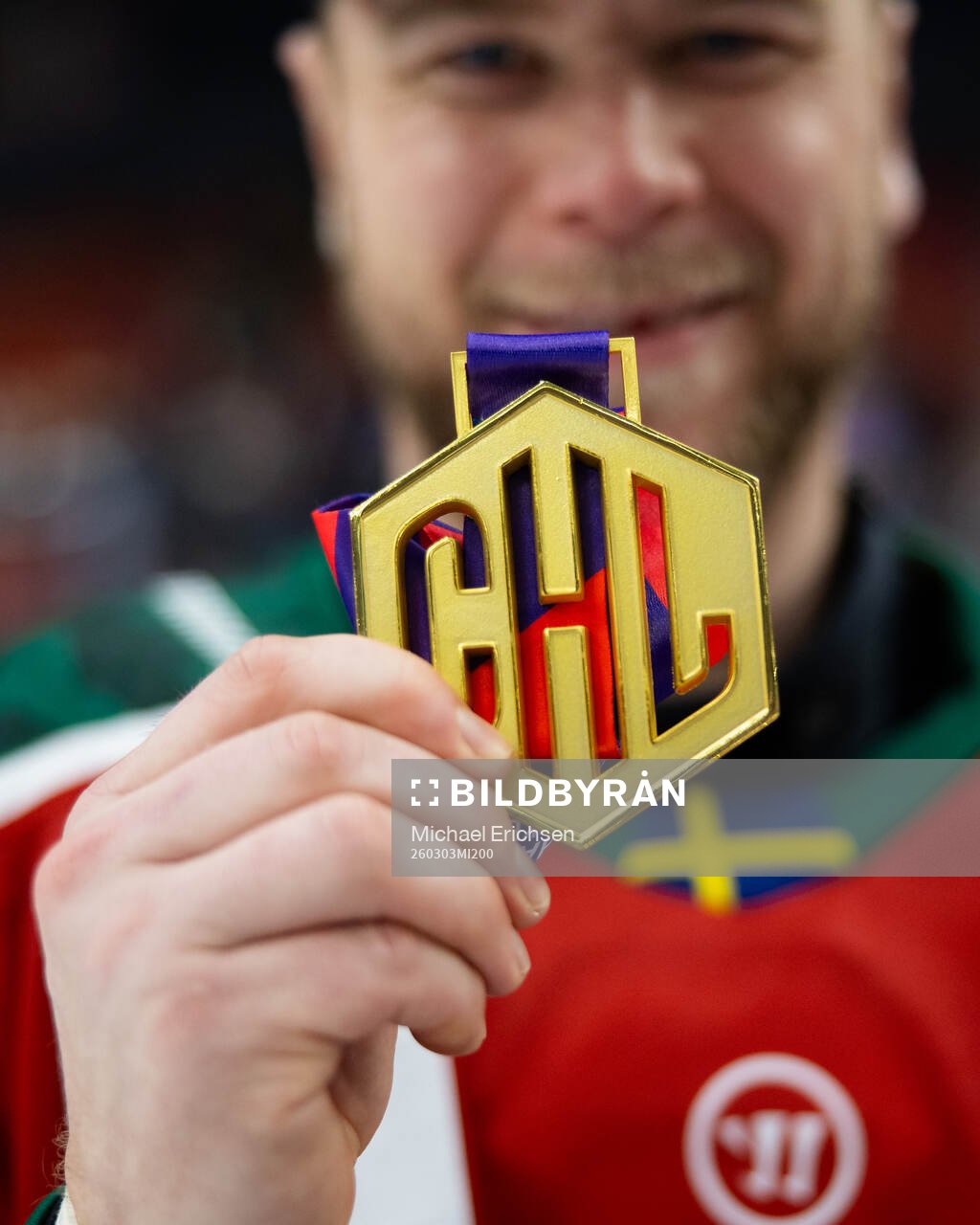 Christian Folin of Frölunda celebrate with the gold medal