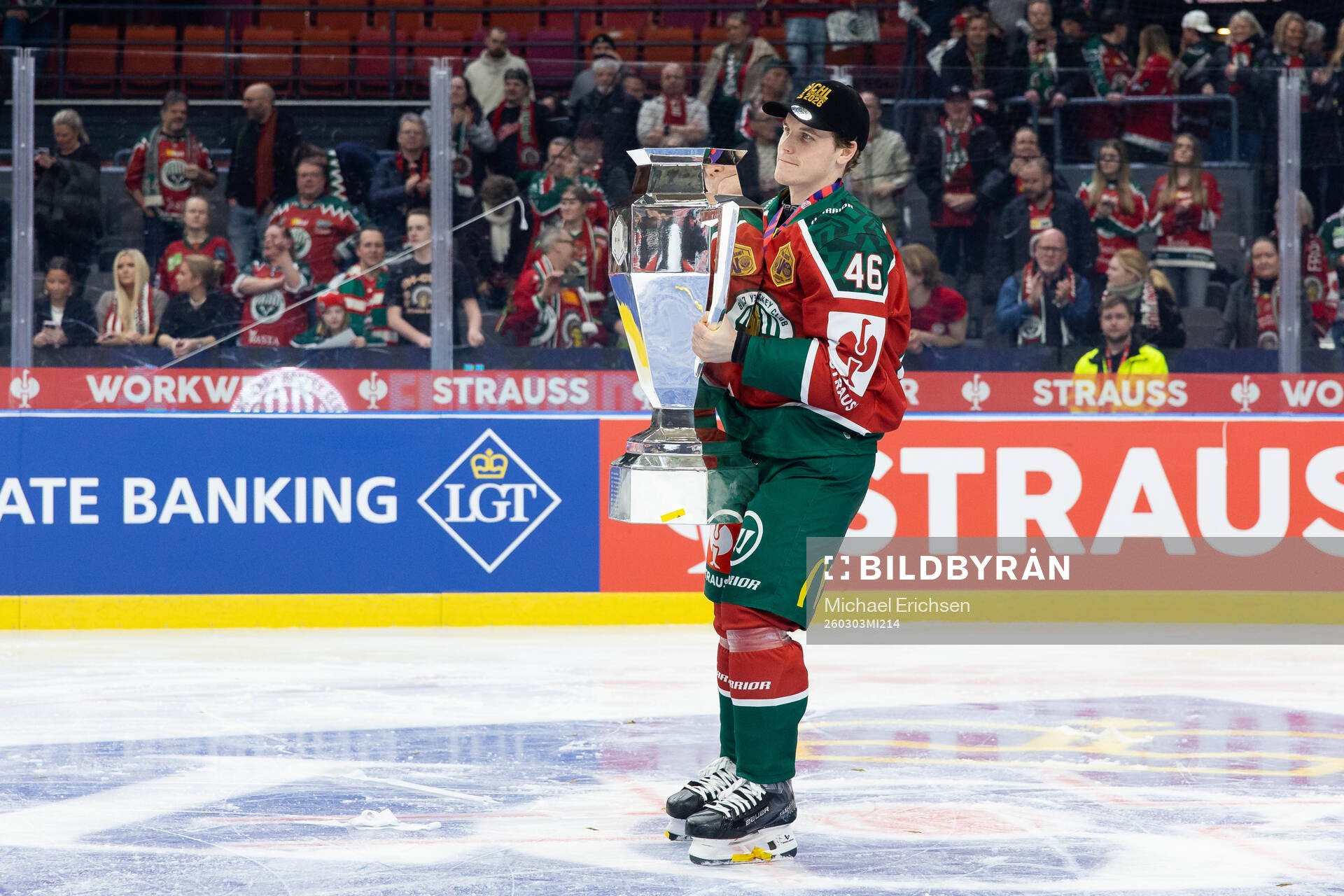 Dominik Egli of Frölunda celebrates with the trophy