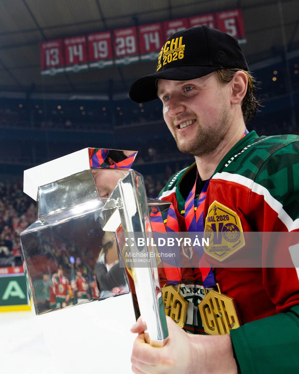 Linus Weissbach of Frölunda celebrates with the trophy