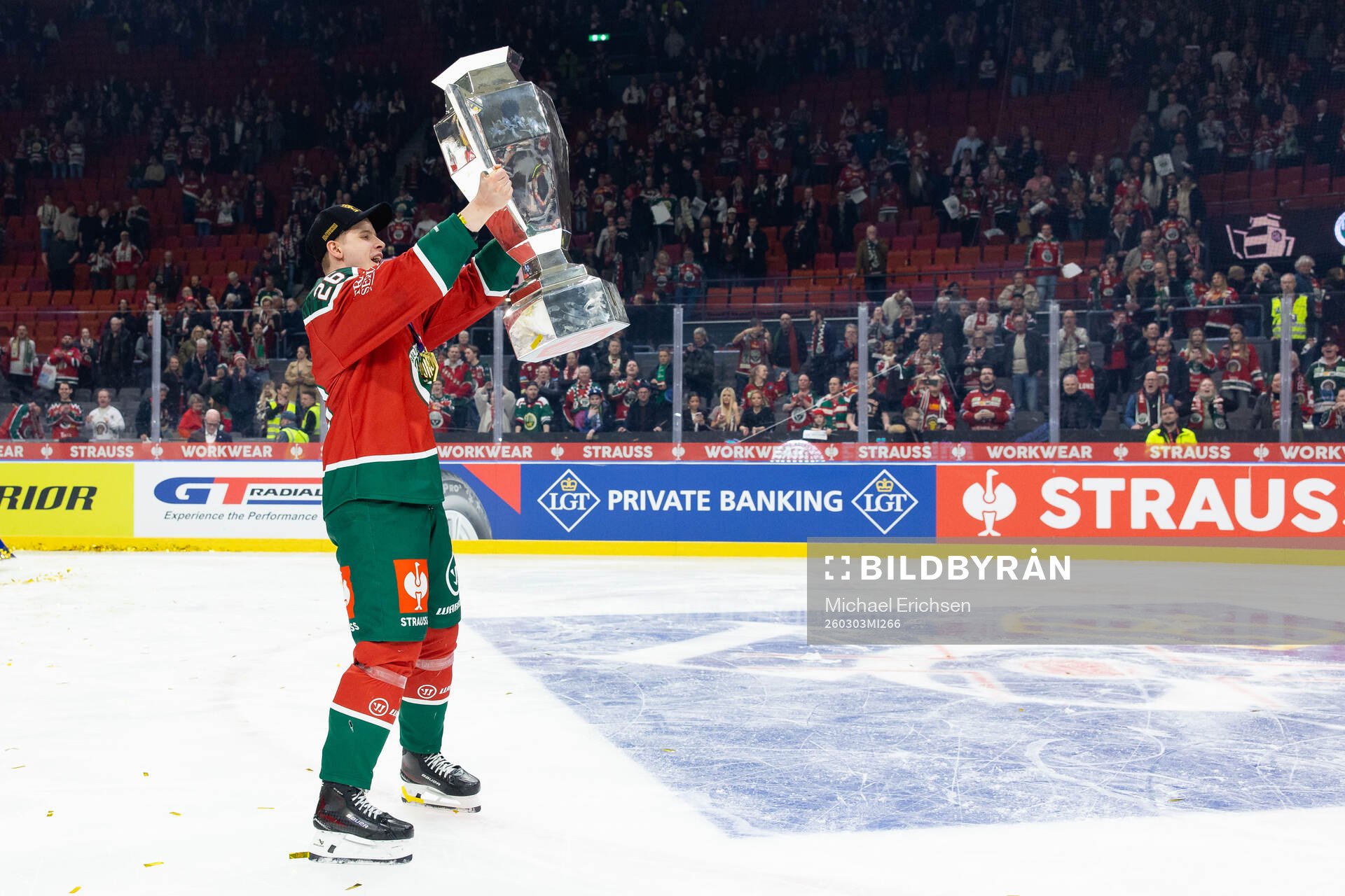 Isac Heens of Frölunda celebrates with the trophy