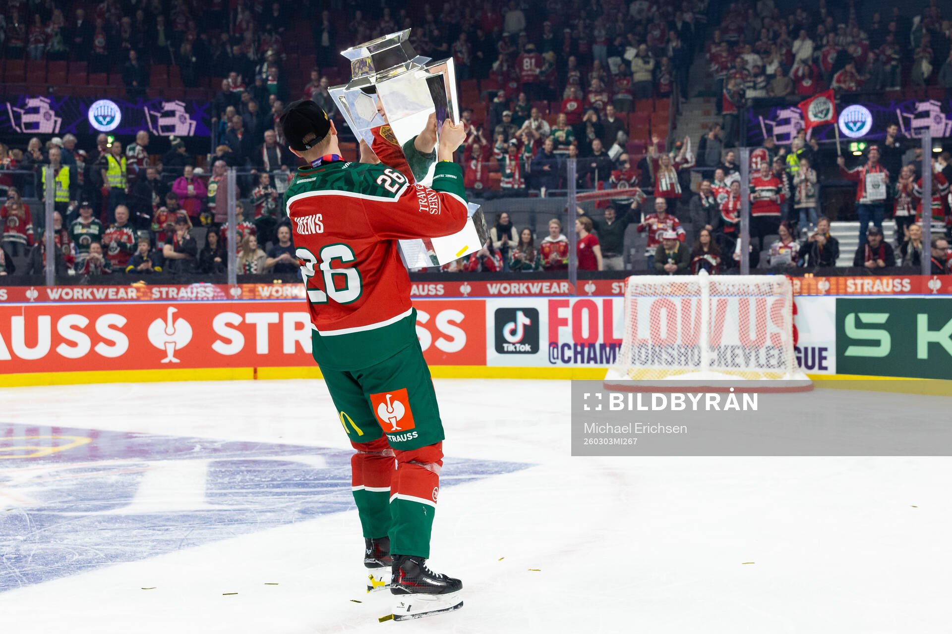 Isac Heens of Frölunda celebrates with the trophy